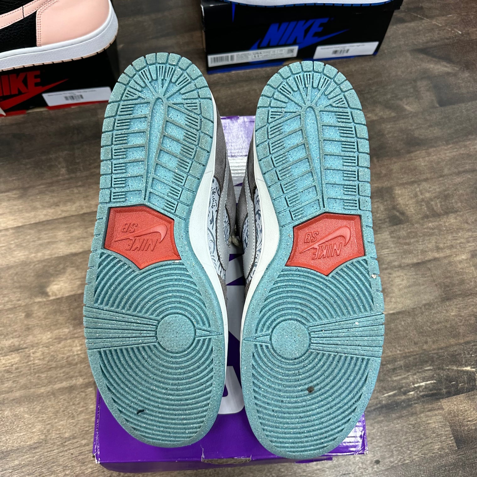 Big Money Saving Nike SB Dunk Low (USED)