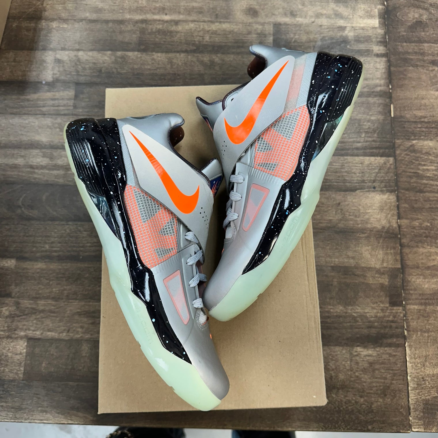 Galaxy Nike KD 4 (USED, No Insoles, No Box)