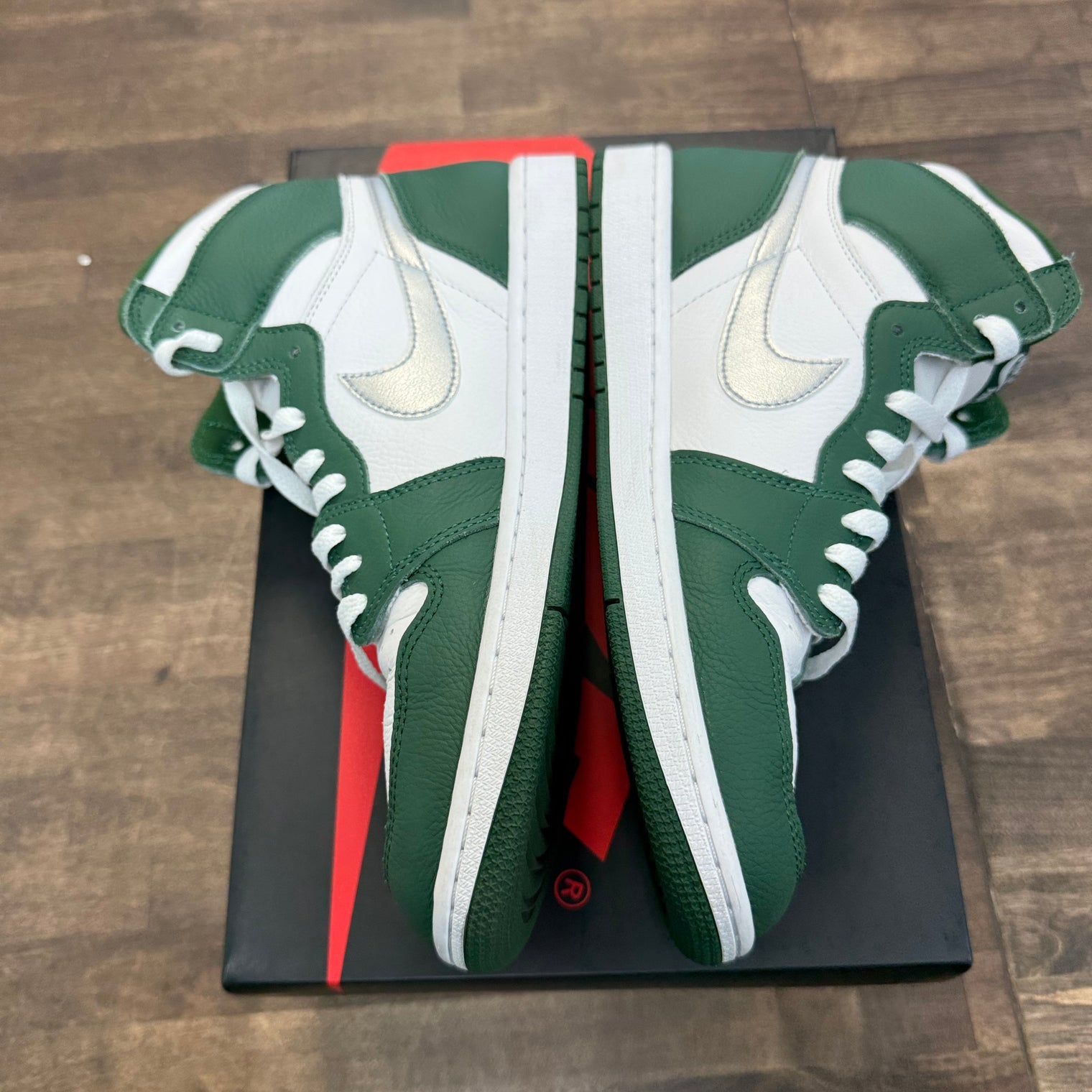 Gorge Green Jordan 1 Retro High OG (USED)