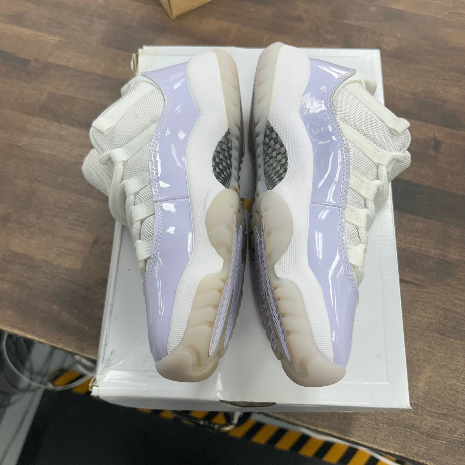 Pure Violet Jordan 11 Retro (USED)