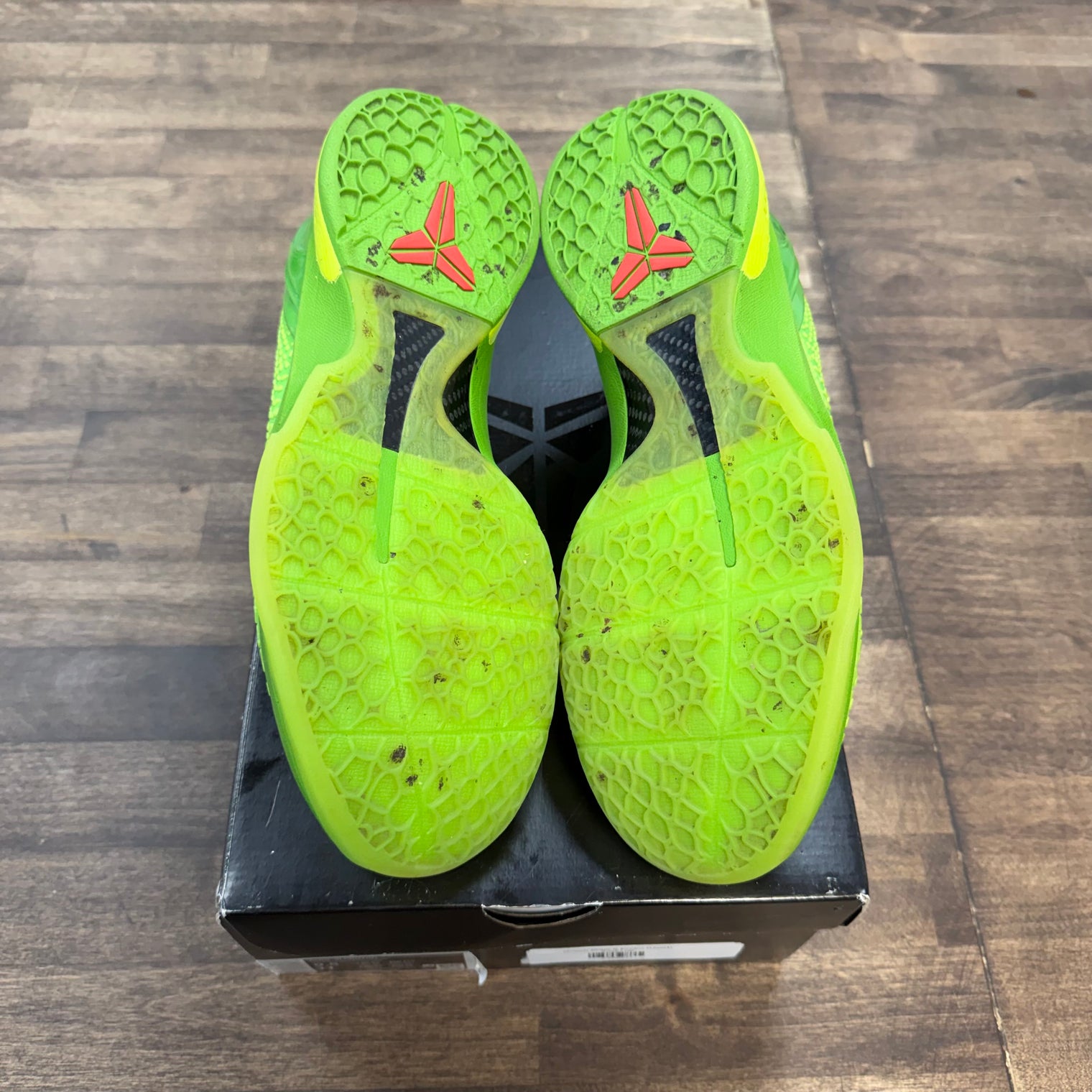 Grinch Kobe 6 Protro (Used)