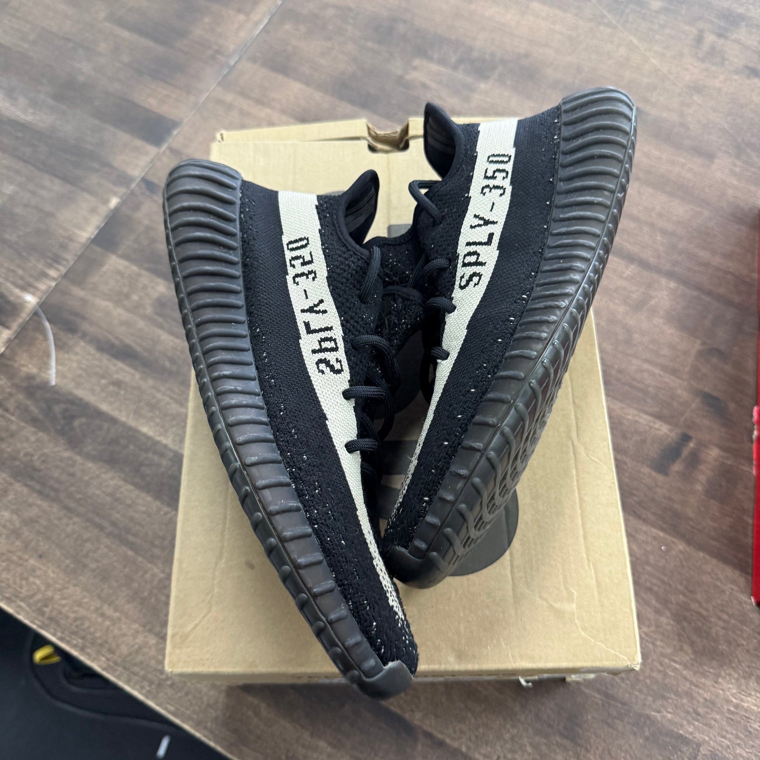 adidas Yeezy Boost 350 V2 Core Black White (US 9) (USED)