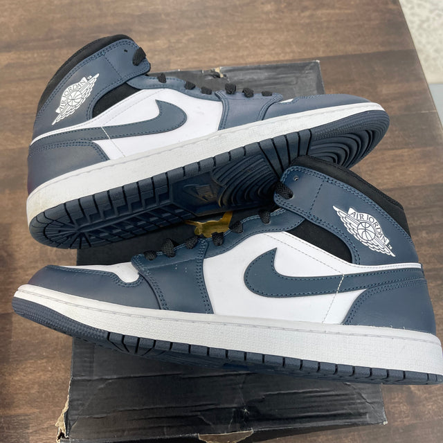Armory Navy Jordan 1 Mid (USED)