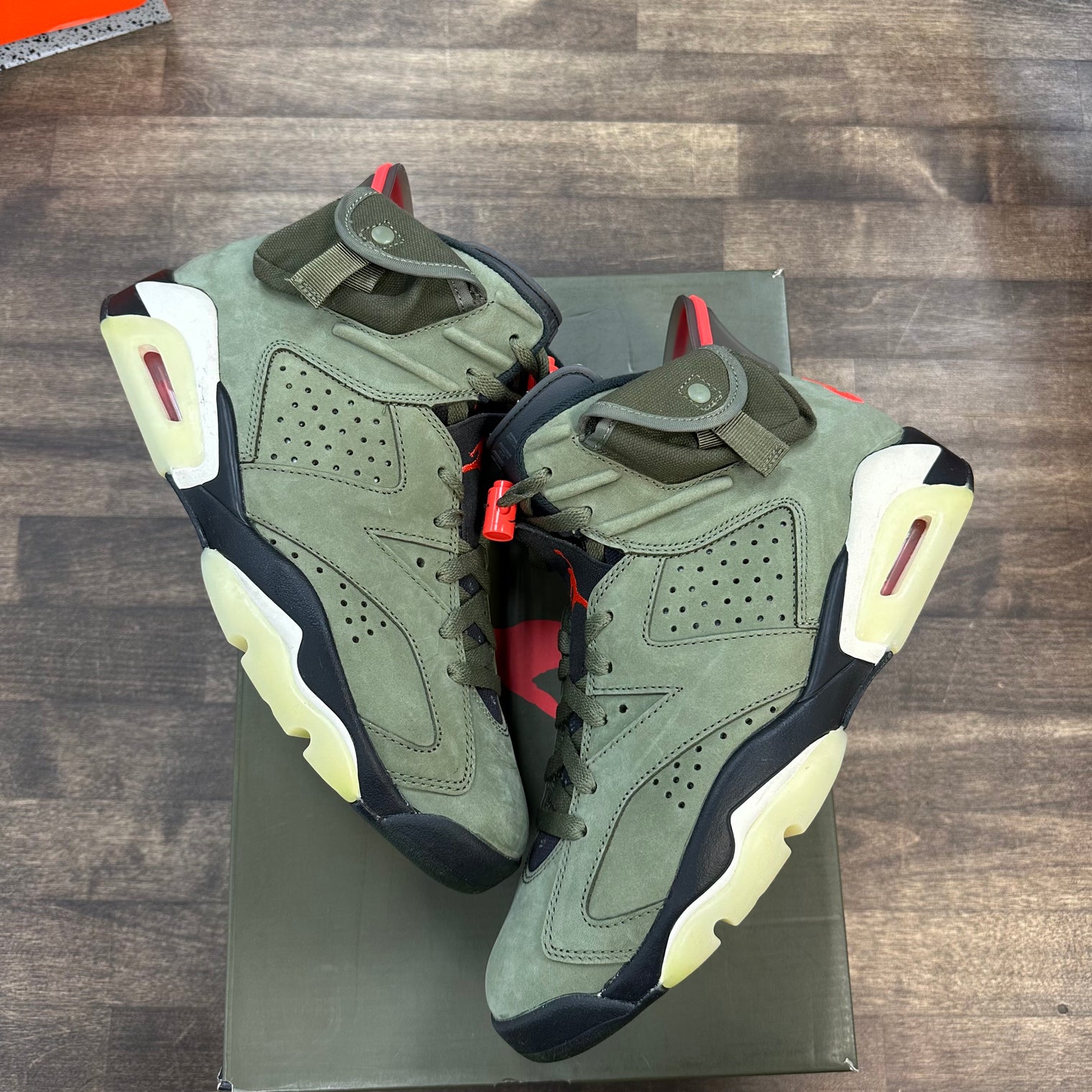 Travis Scott Olive Jordan 6 Retro (USED)