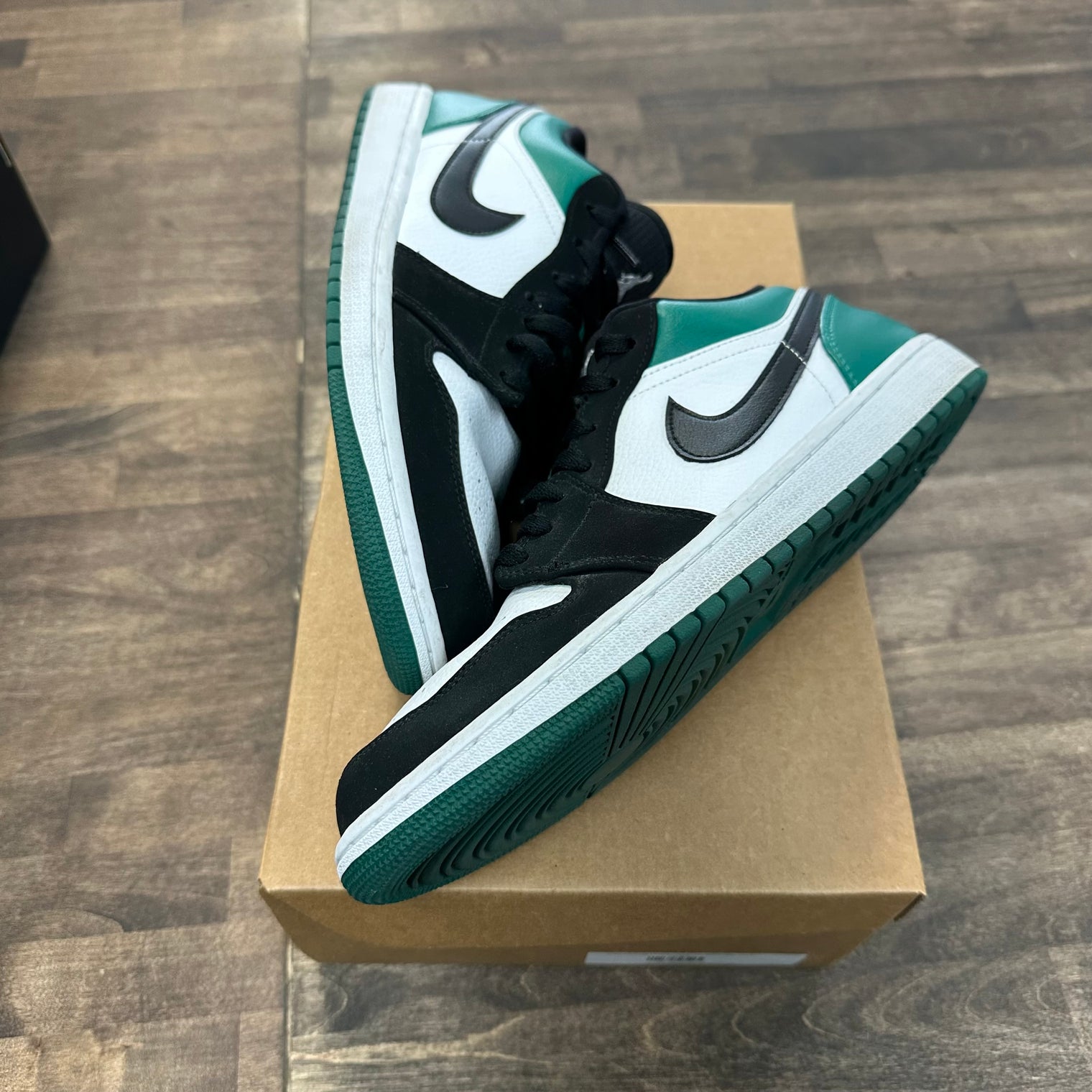 Mystic Green Jordan 1 Low (USED, No Box)
