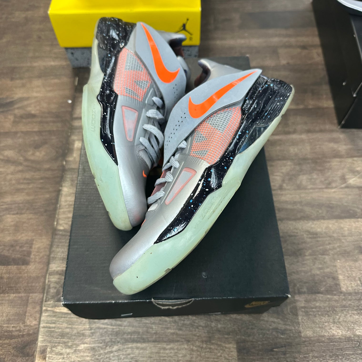 Galaxy Nike KD 4 (Used)