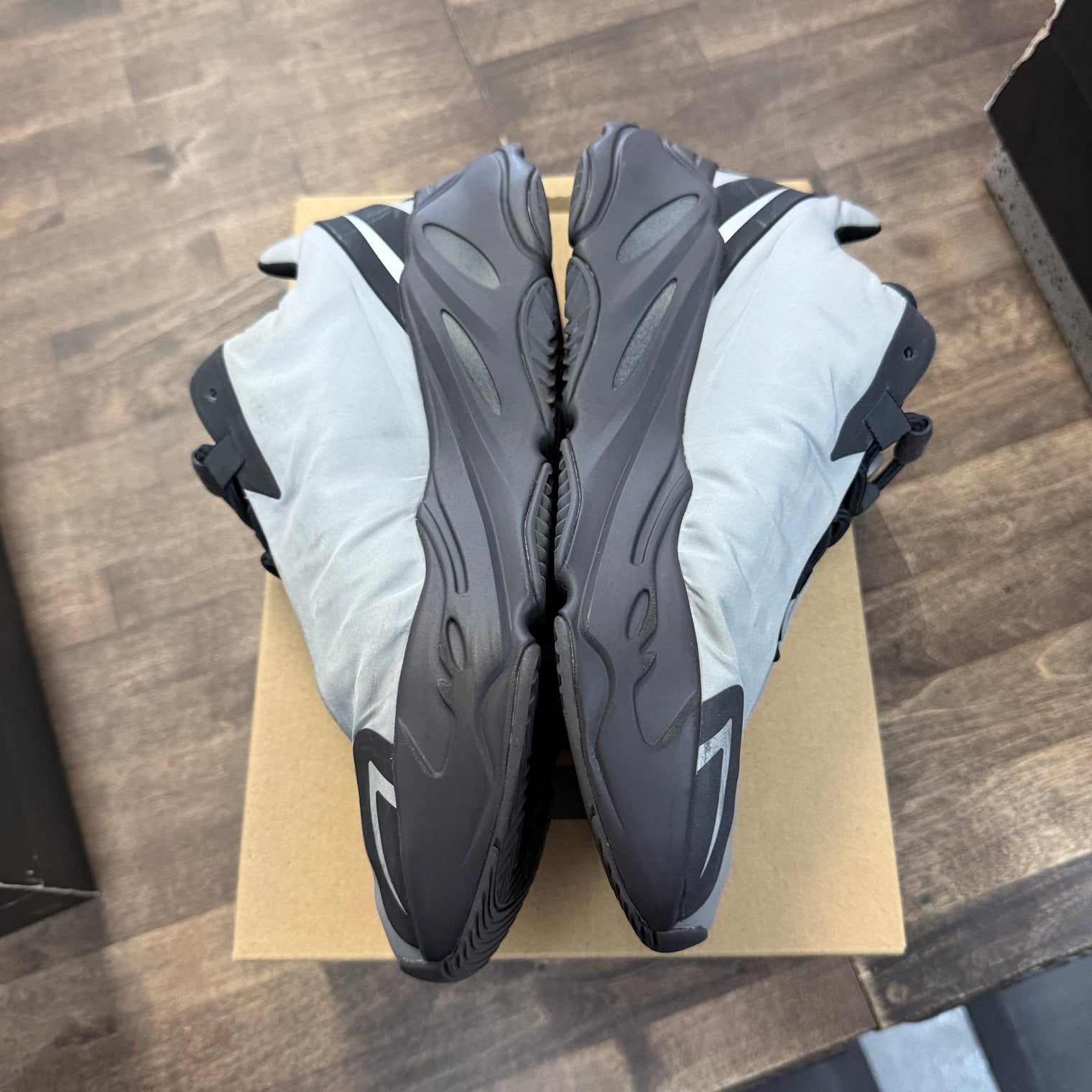 Metallic adidas Yeezy Boost 700 MNVN (USED)