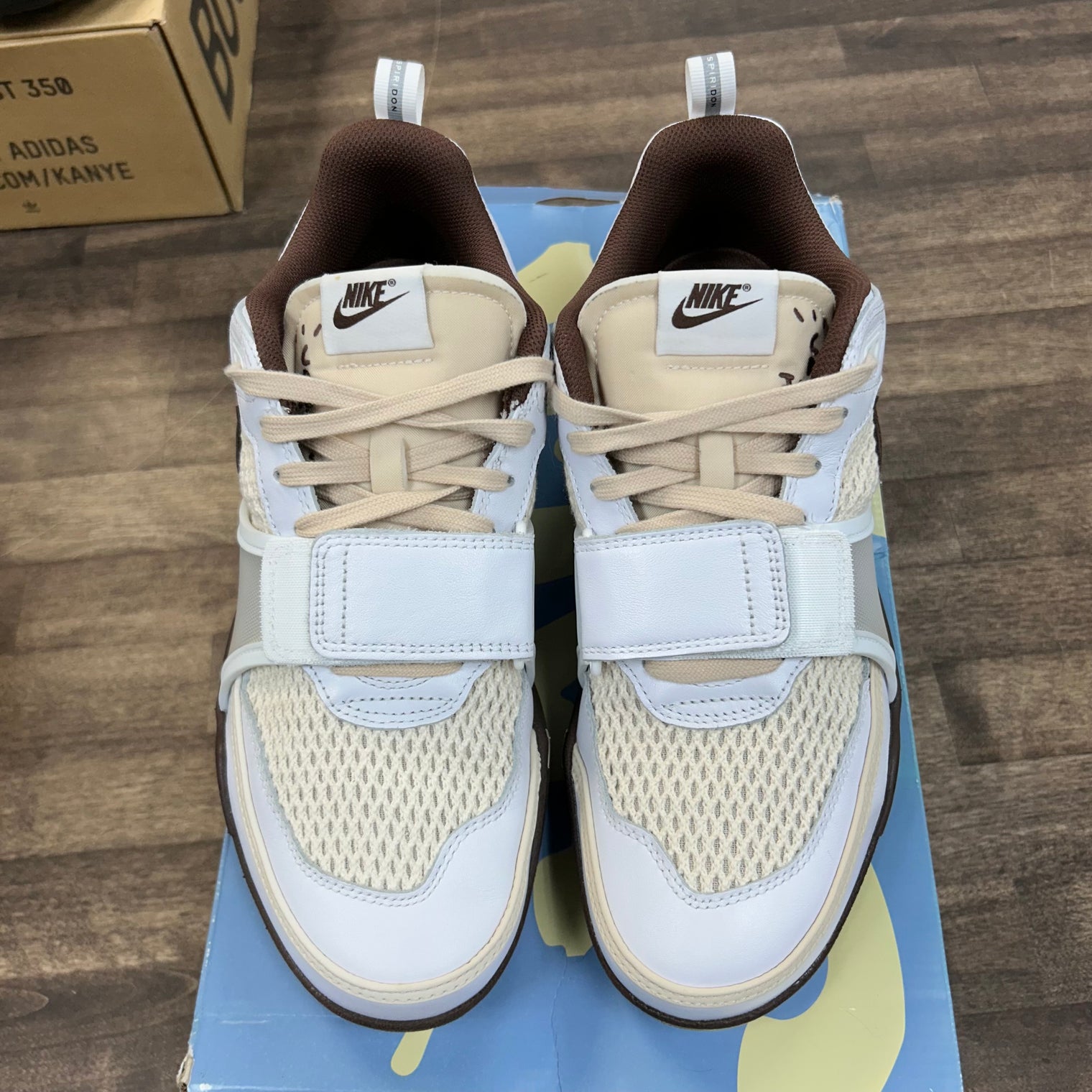 Light Chocolate Zoom Field Jaxx Travis Scott (USED)