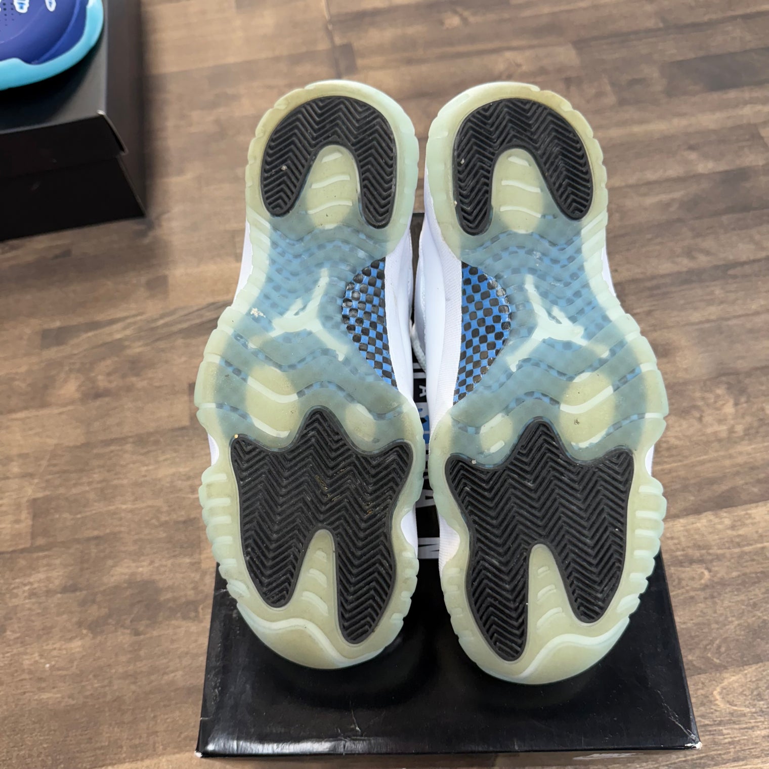 Legend Blue Jordan 11 Low (USED)