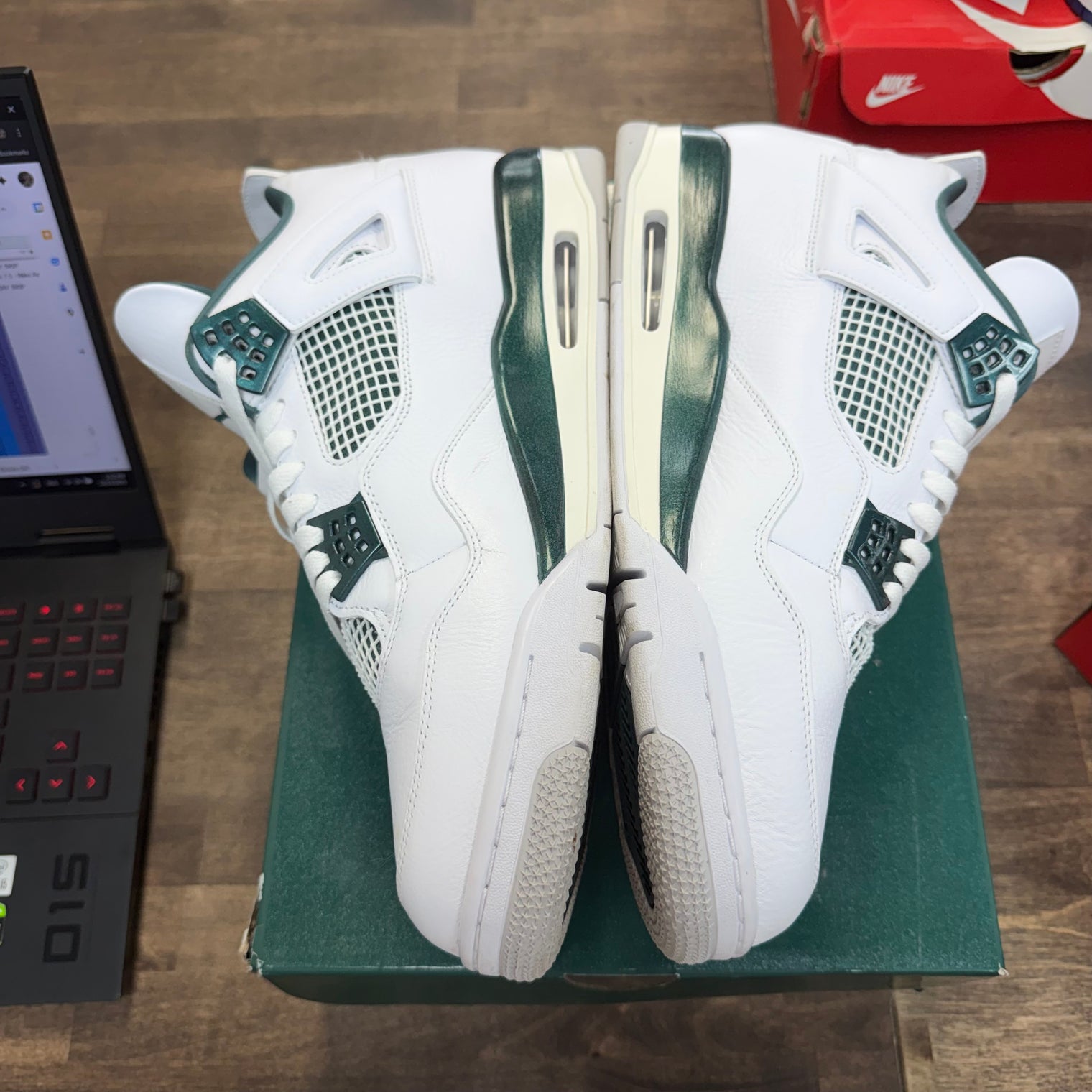 Jordan 4 Retro Oxidized Green (USED)