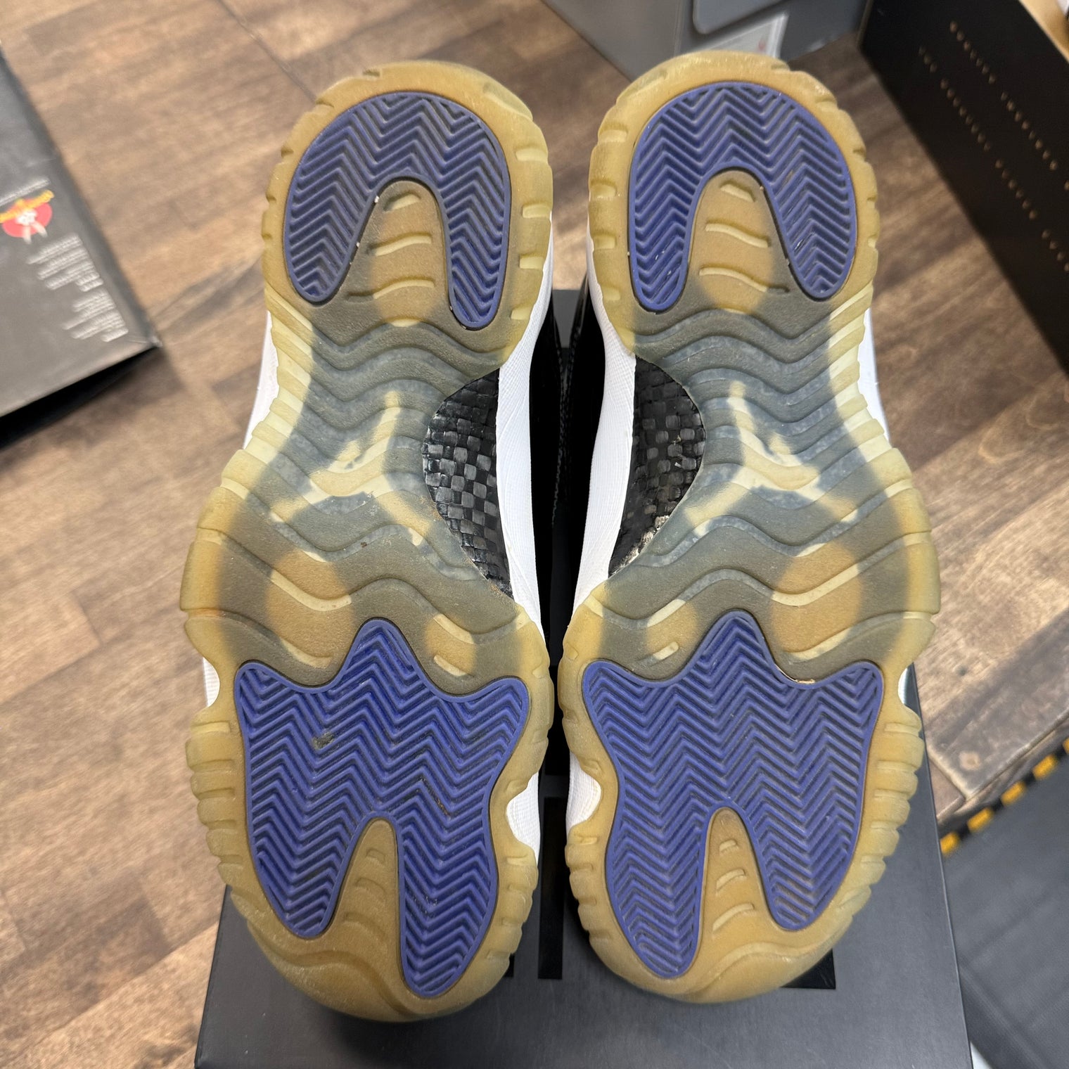 Space Jam Jordan 11 (USED)