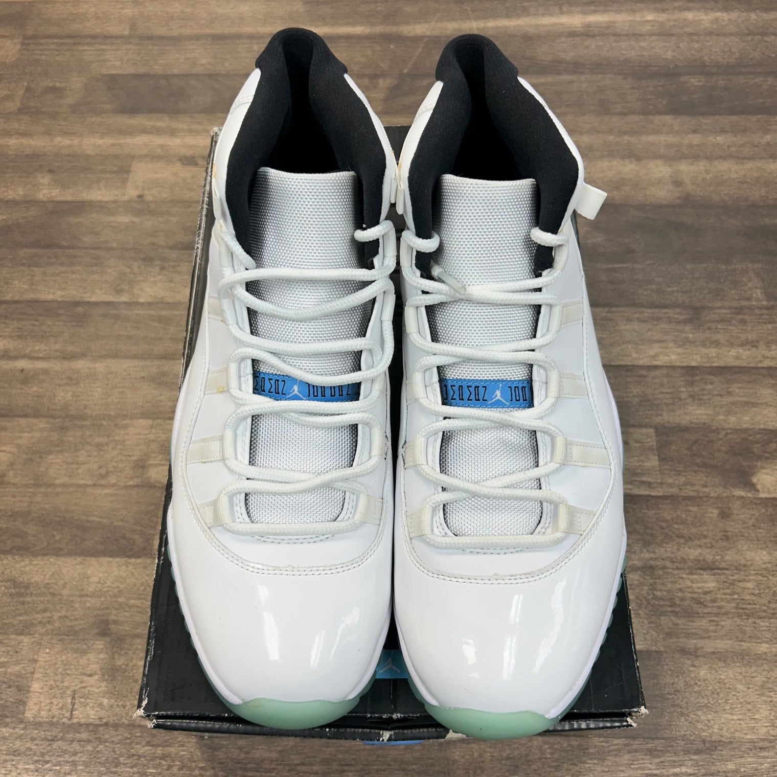 Legend Blue Jordan 11 (2014) (USED)