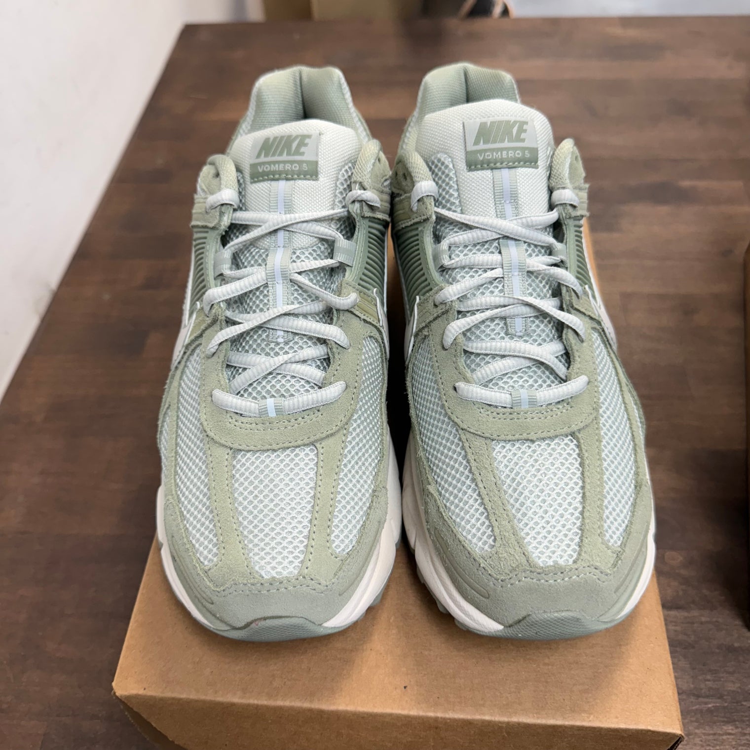 Jade Horizon Vomero 5 (USED, No Box)