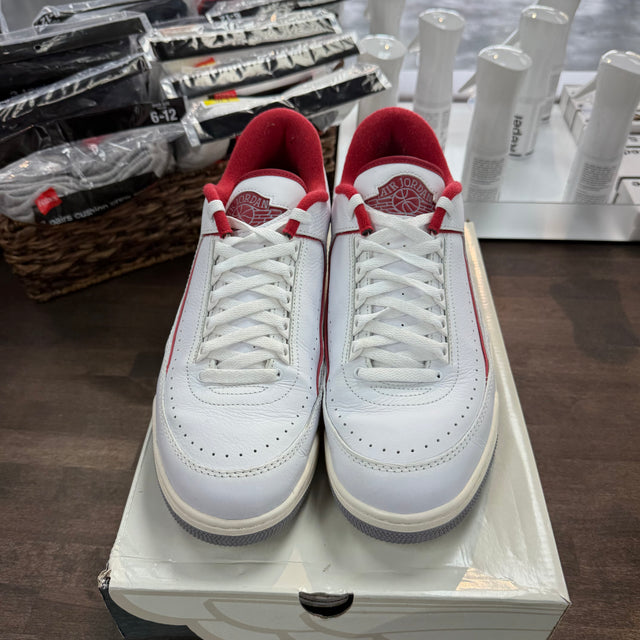White Varsity Red Jordan 2/3 (USED)