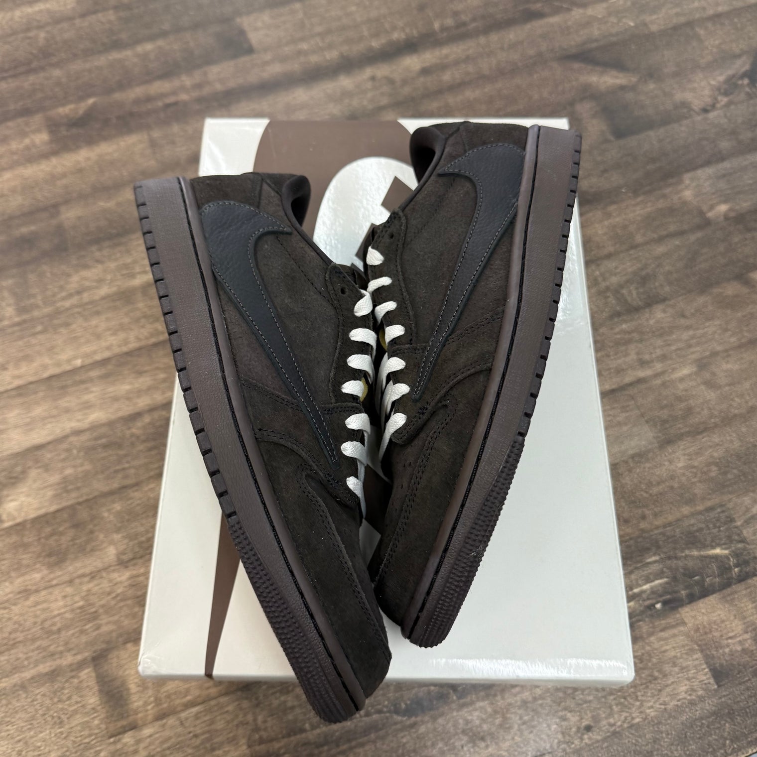 Travis Scott Velvet Brown Jordan 1 Retro Low OG SP (USED)
