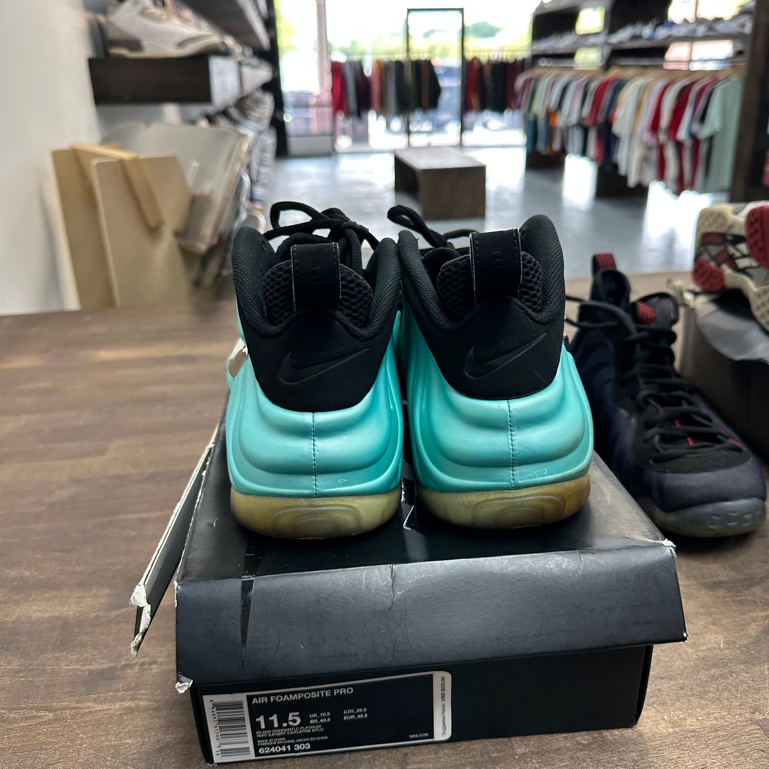 Island Green Nike Foamposite (USED)