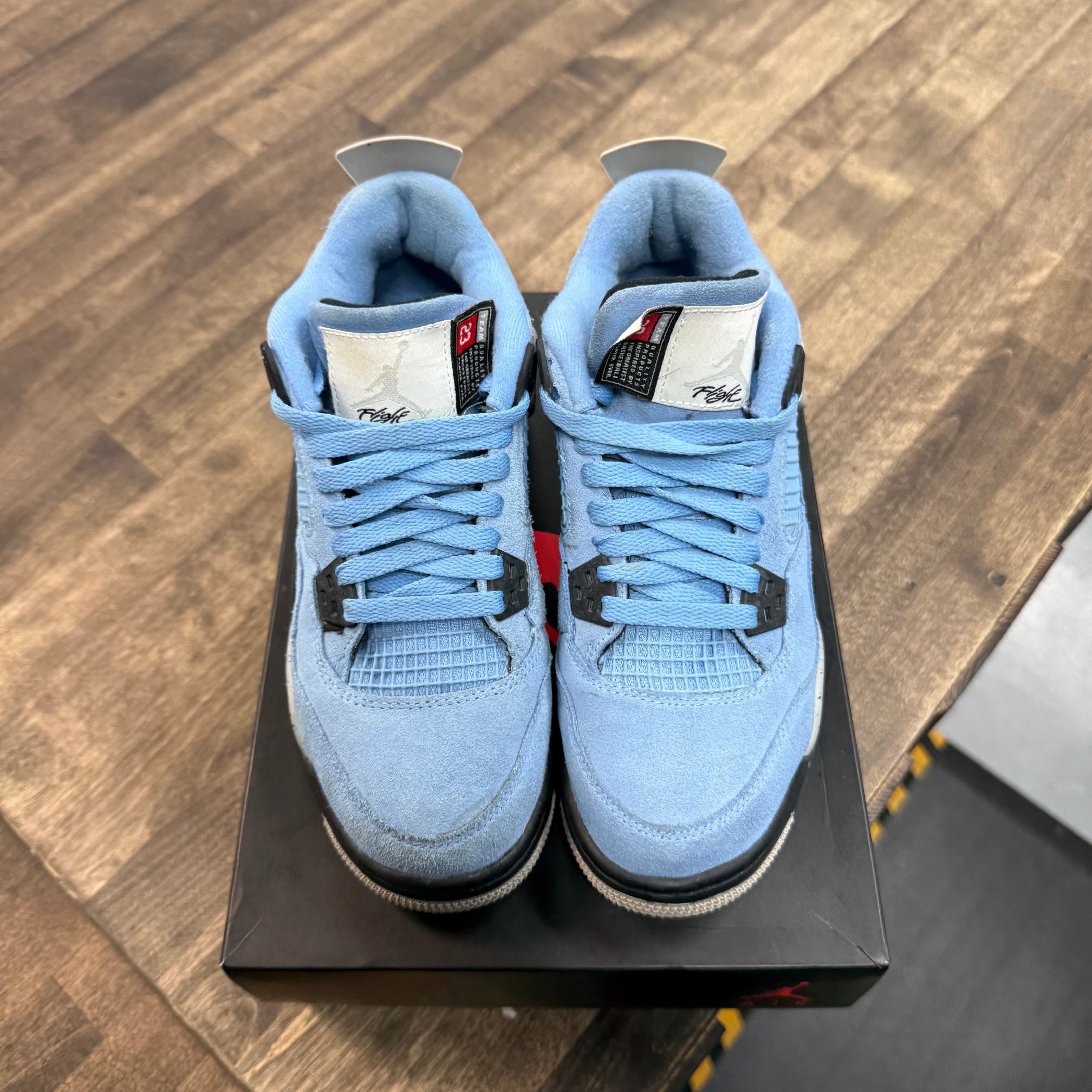 Jordan 4 Retro University Blue (US 6Y) (USED) Size 6Y (Pre-Owned) - Image 2
