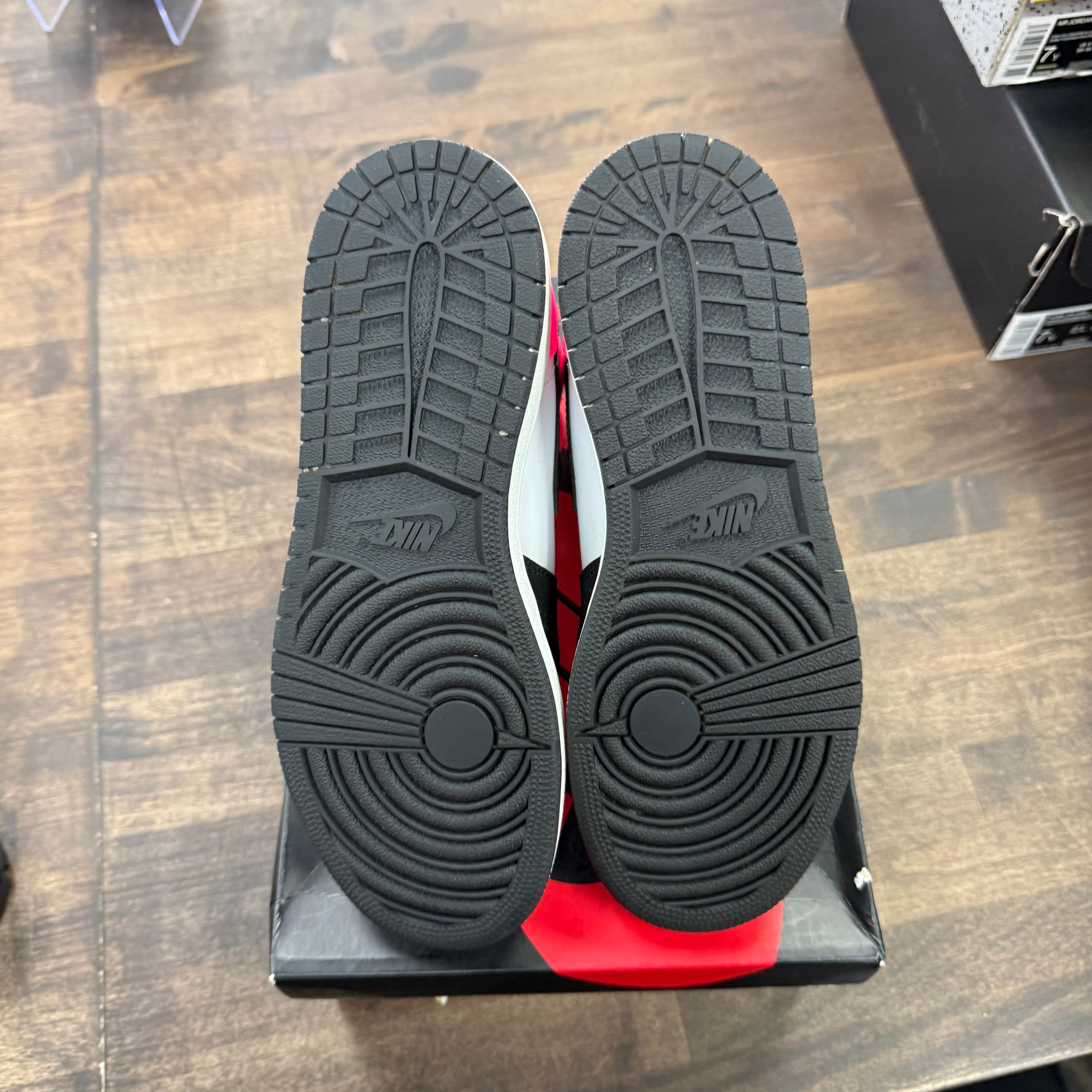 Jordan 1 Retro Valentine's Day (2017) (US 5.5Y) (USED) Size 5.5Y (Pre-Owned) - Image 5
