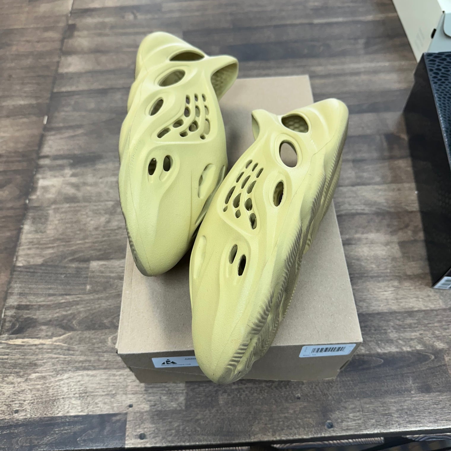 Sulfur Yeezy Foam RNNR (Used)