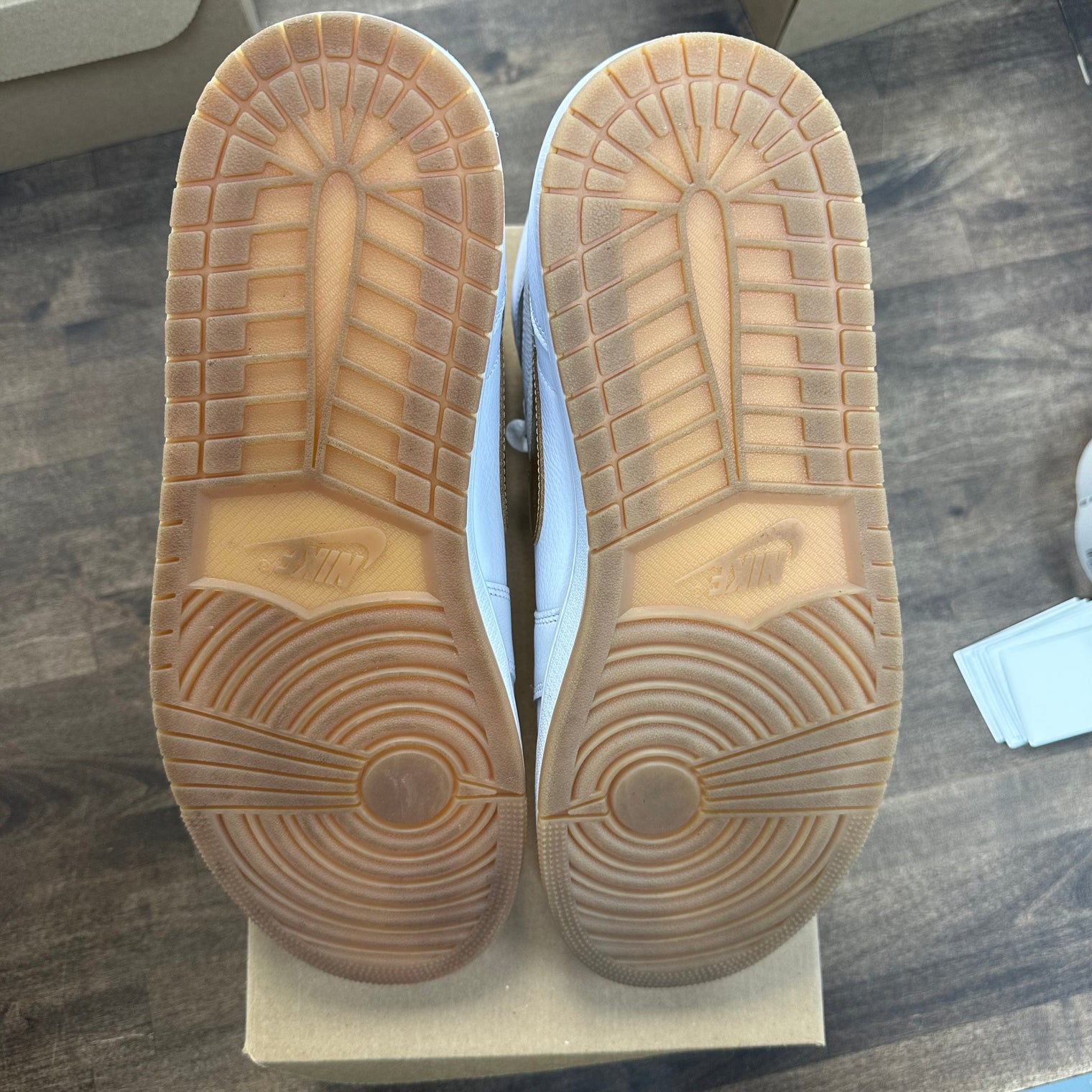 (W) Metallic Gold Jordan 1 (Used, No Box)