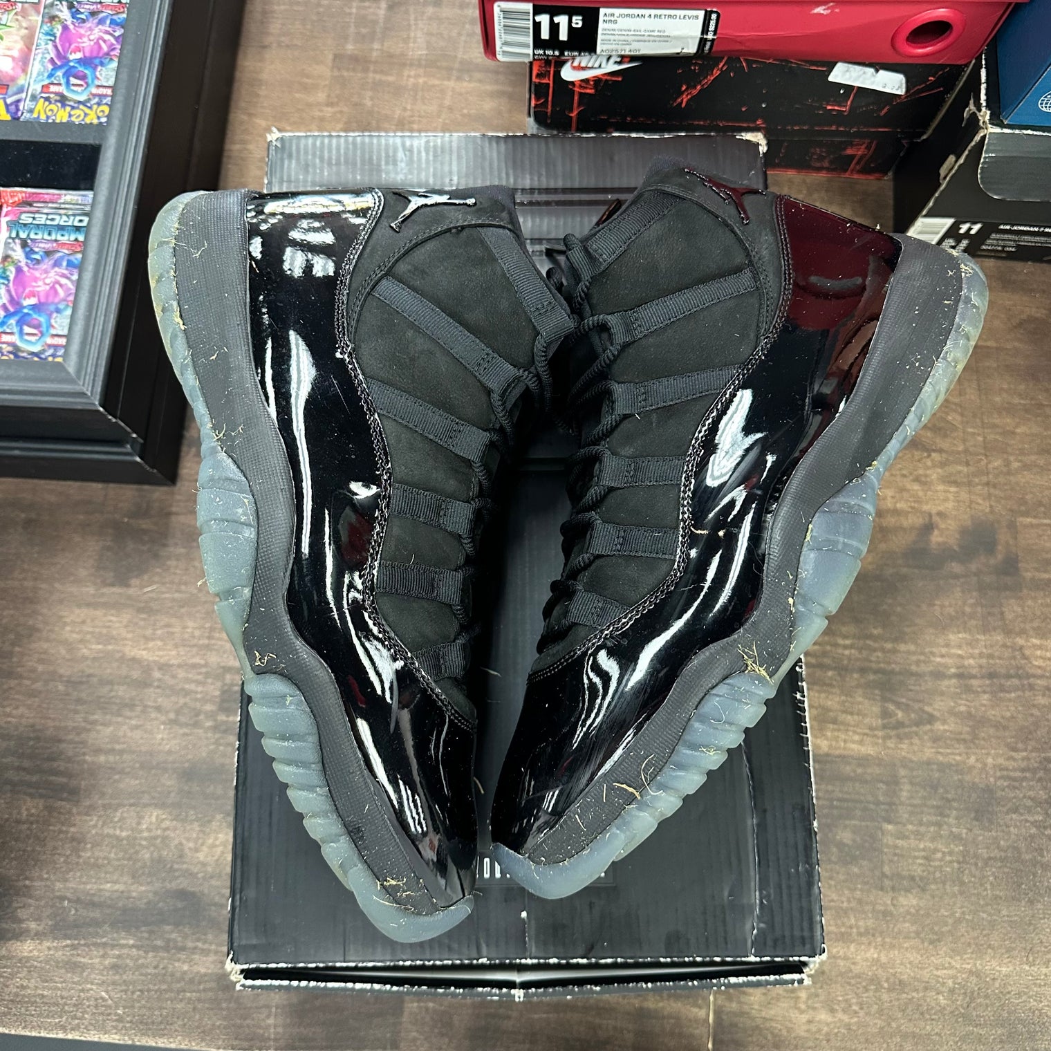 Cap and Gown Jordan 11 Retro (USED)