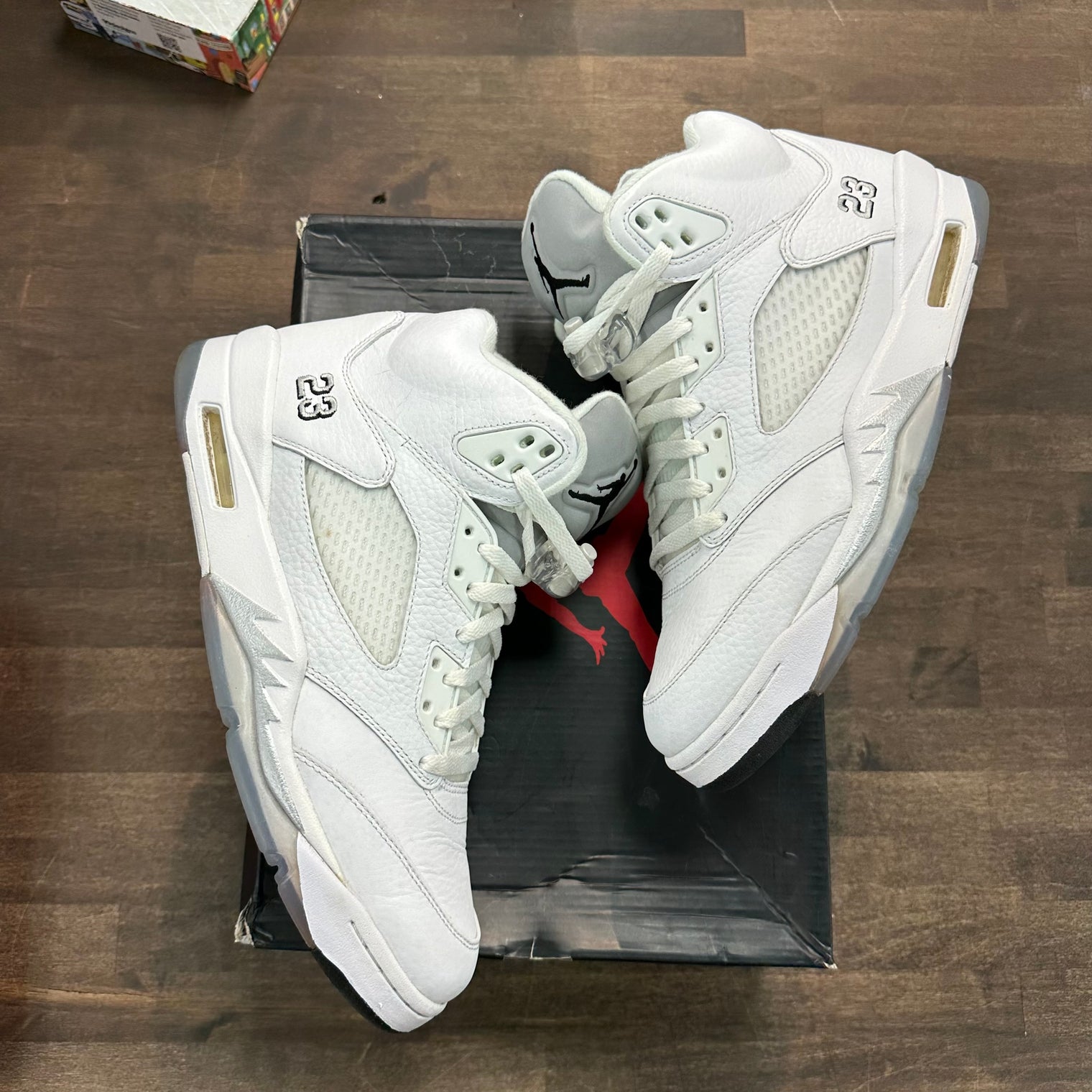 Metallic White Jordan 5 Retro (2015) (USED)