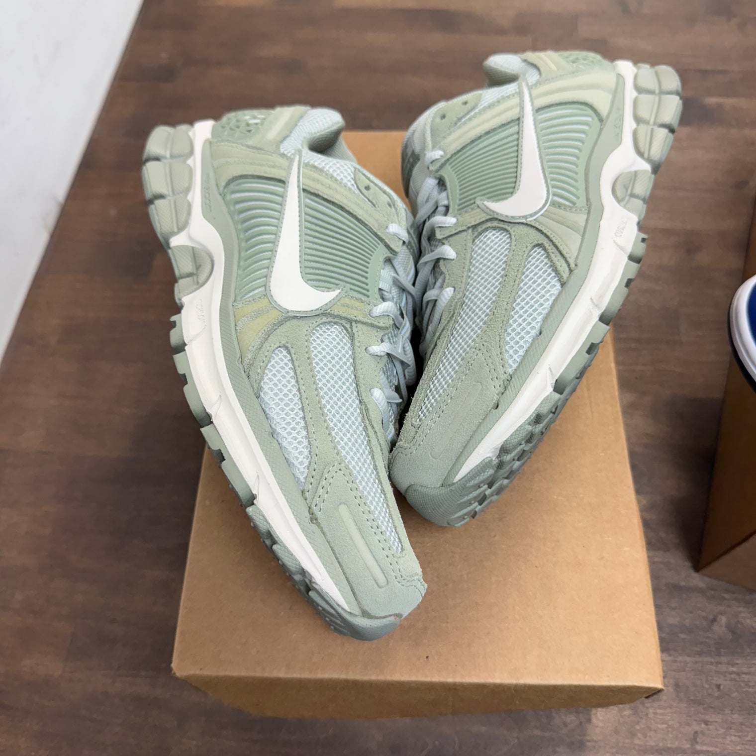 Jade Horizon Vomero 5 (USED, No Box)