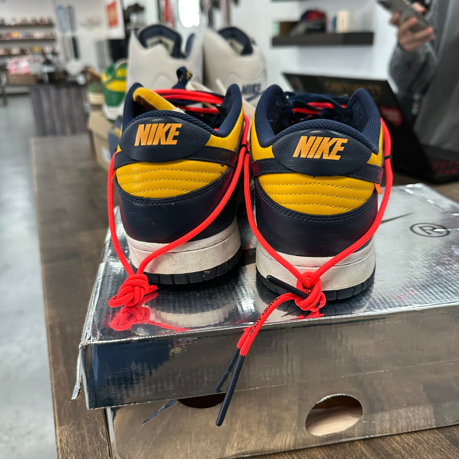 Off-White Nike Dunk Low University Gold (USED)