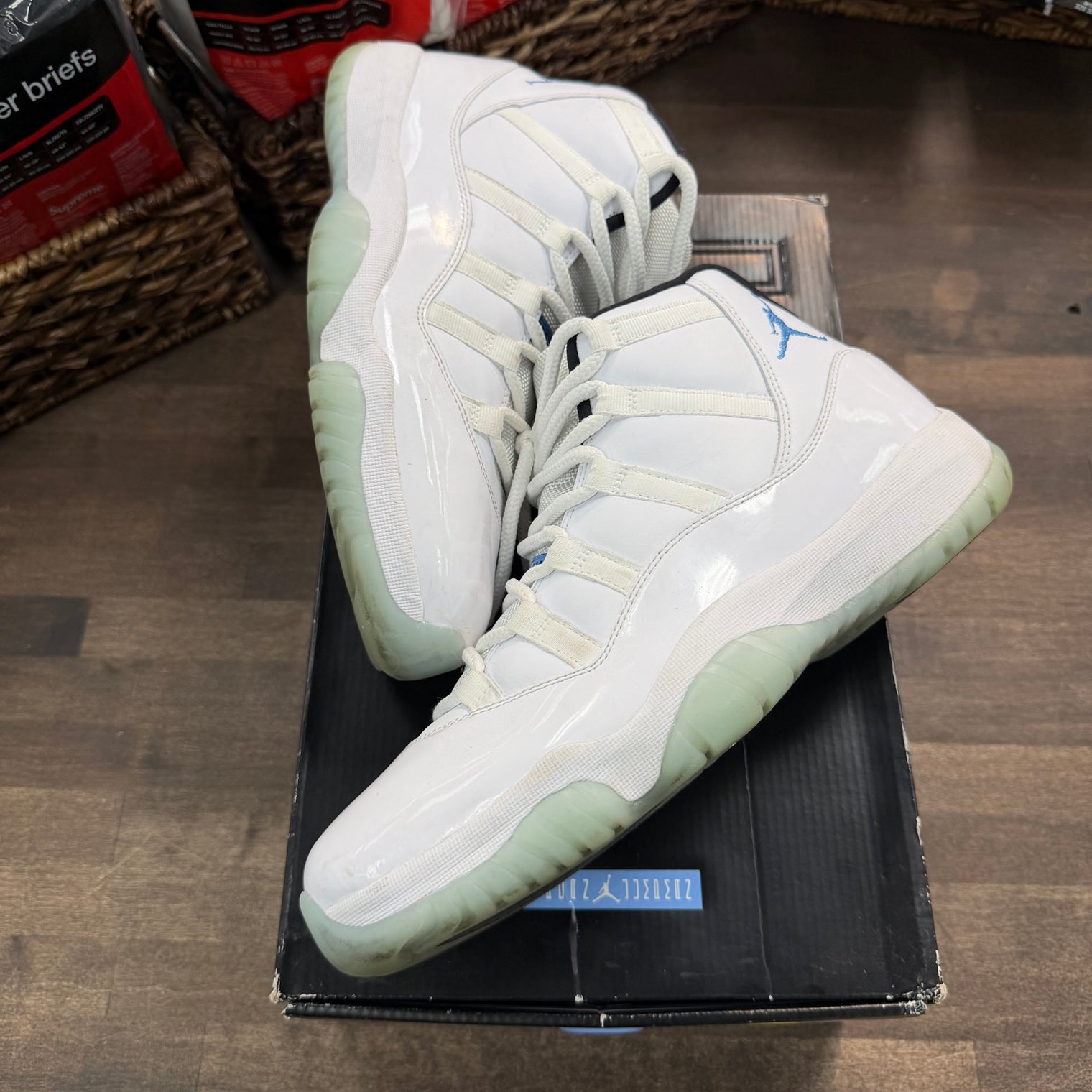 Jordan 11 Retro Legend Blue (2014) (USED)