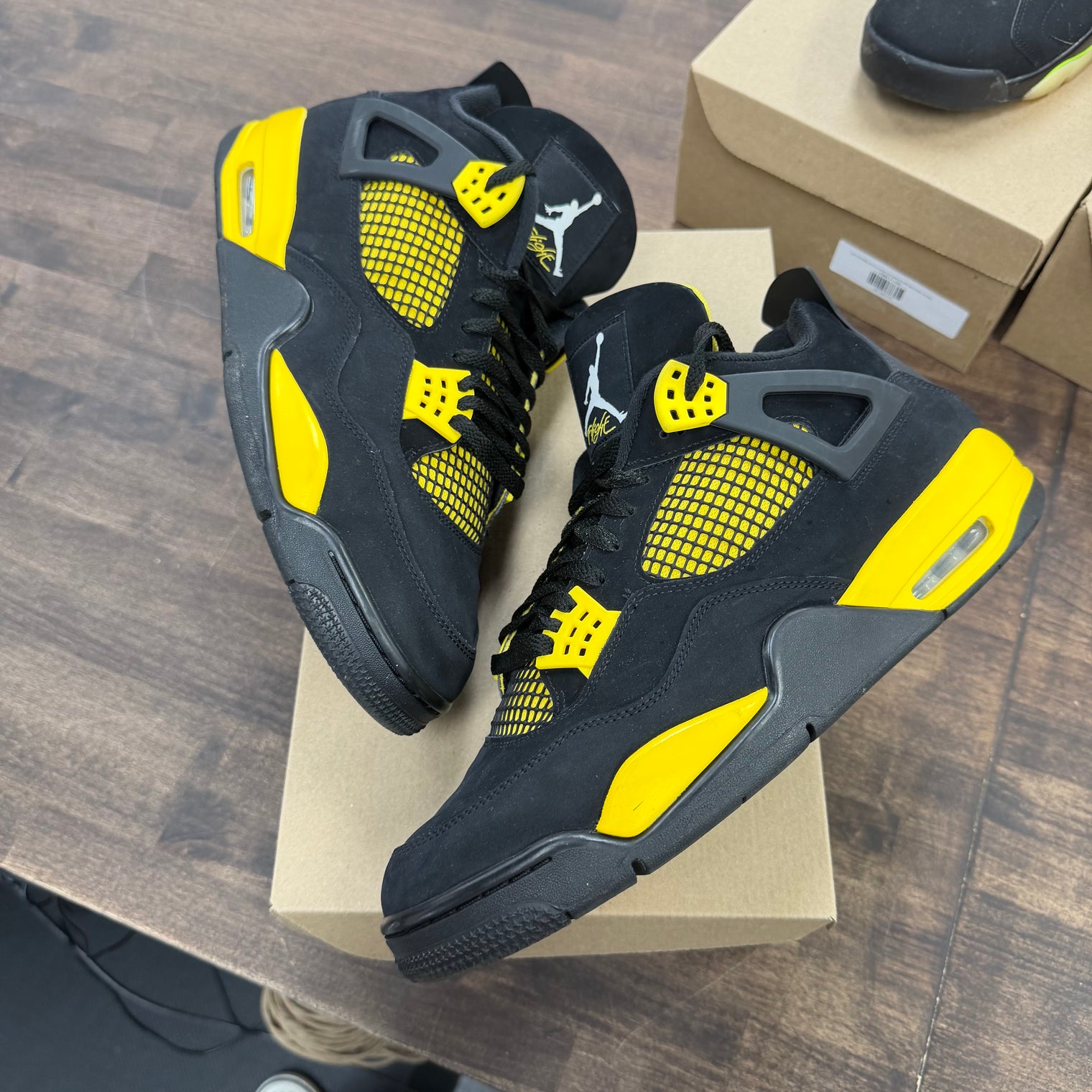 Jordan 4 Retro Thunder (2023) (USED, No Box)
