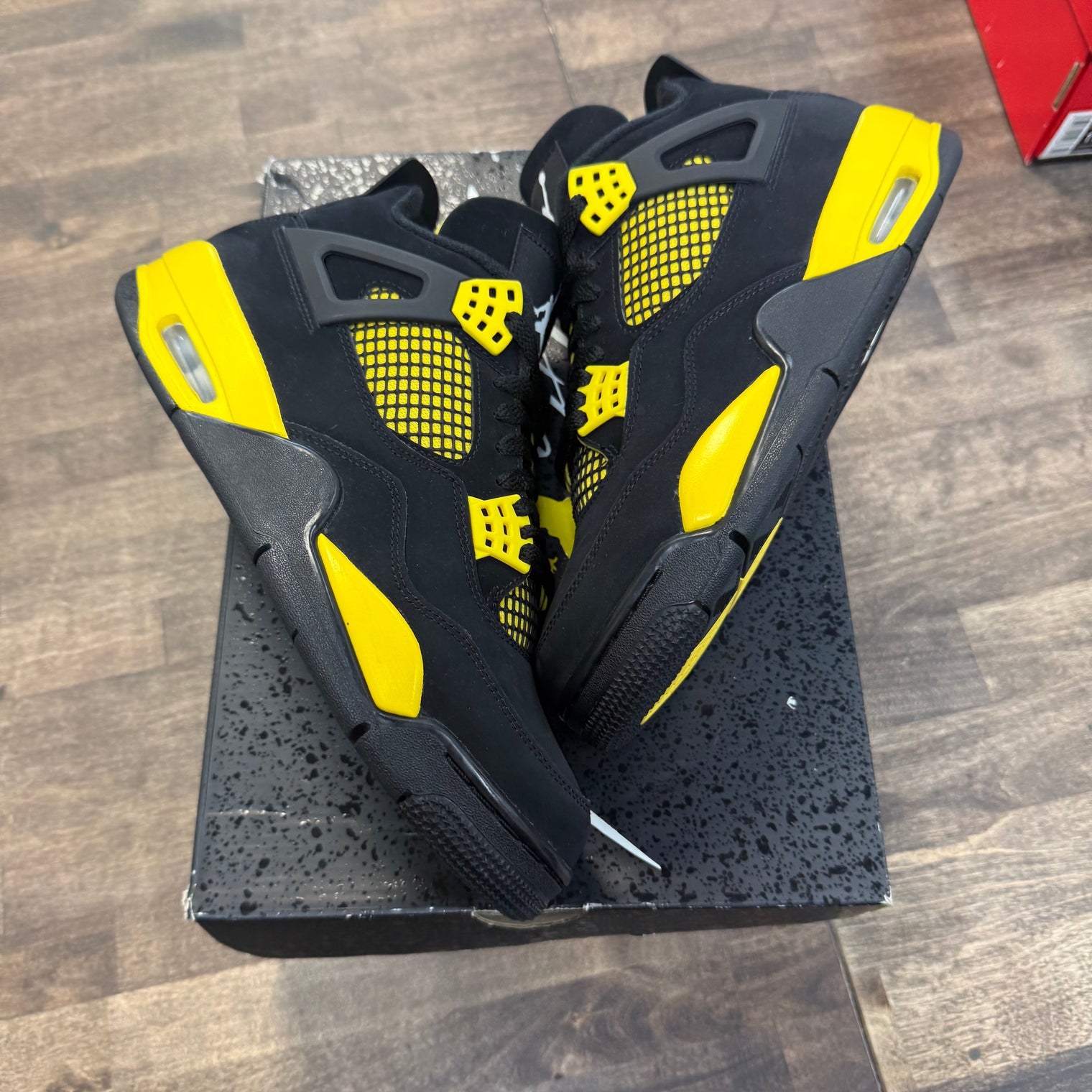 Yellow Thunder Jordan 4 Retro (USED)