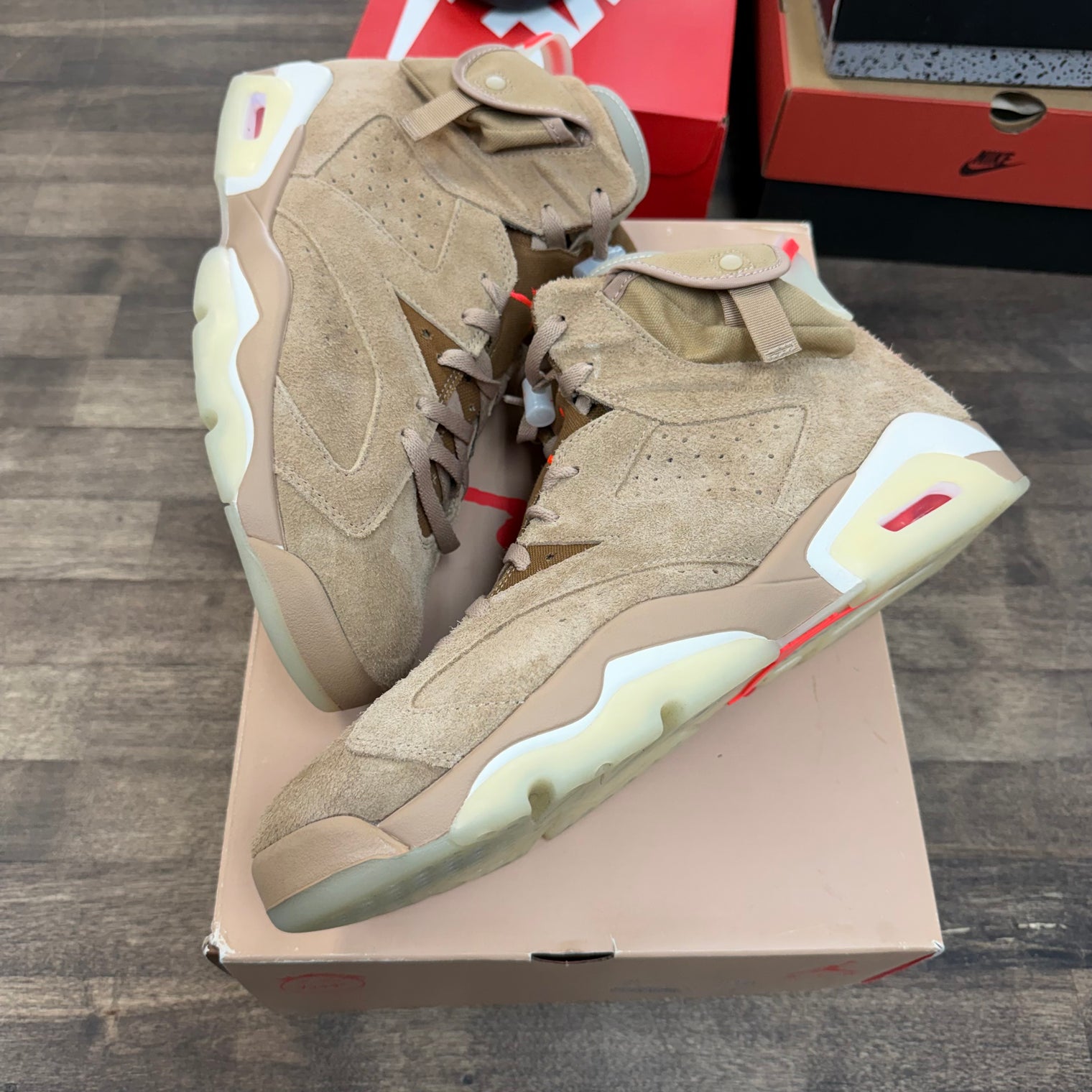 British Khaki Jordan 6 Travis Scott (Lightly Worn)