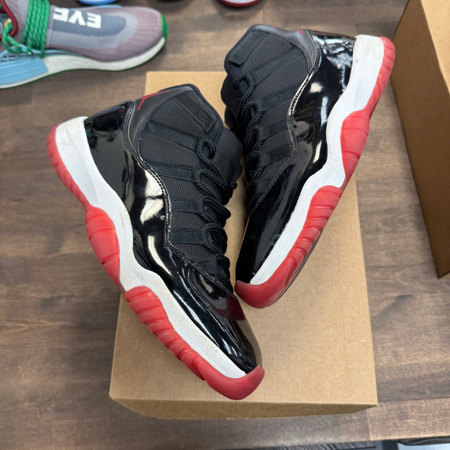 Bred Jordan 11 (2019) (USED,No Box)