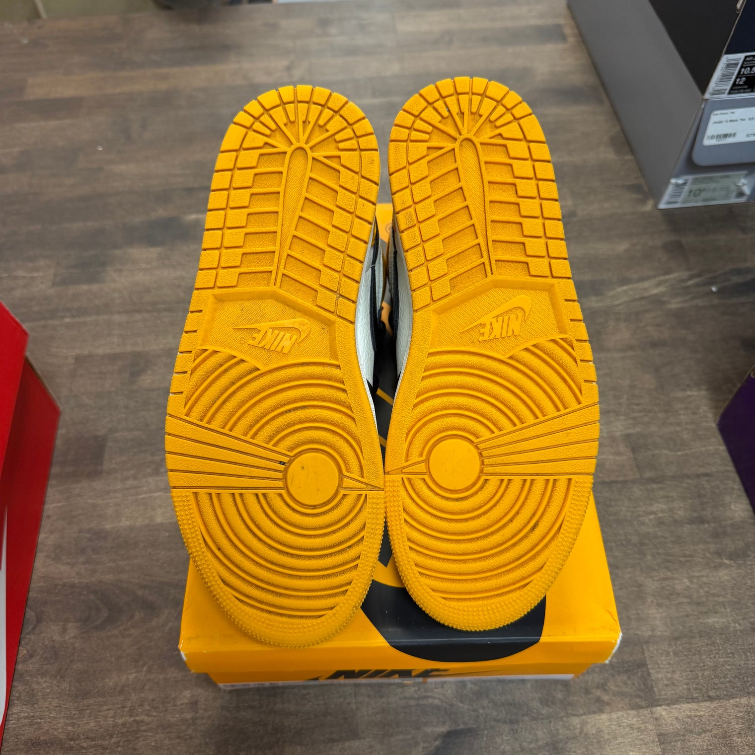 Taxi Jordan 1 High (USED)