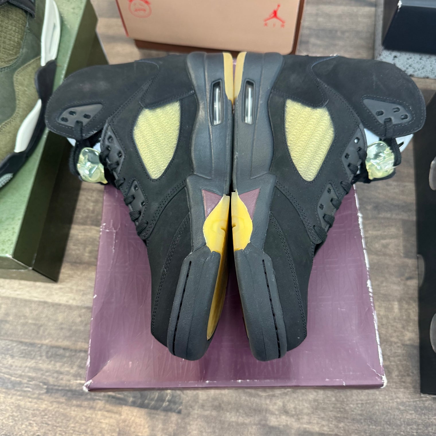 A Ma Maniere Dusk Jordan 5 (USED)