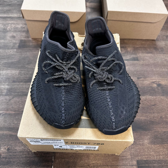 Black Static Yeezy 350 Non-Reflective (USED,Replacement Box)