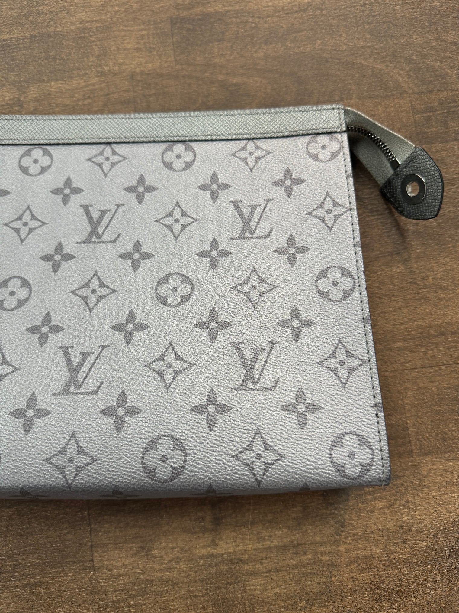 LV Pochette Voyage MM (Pre-owned)