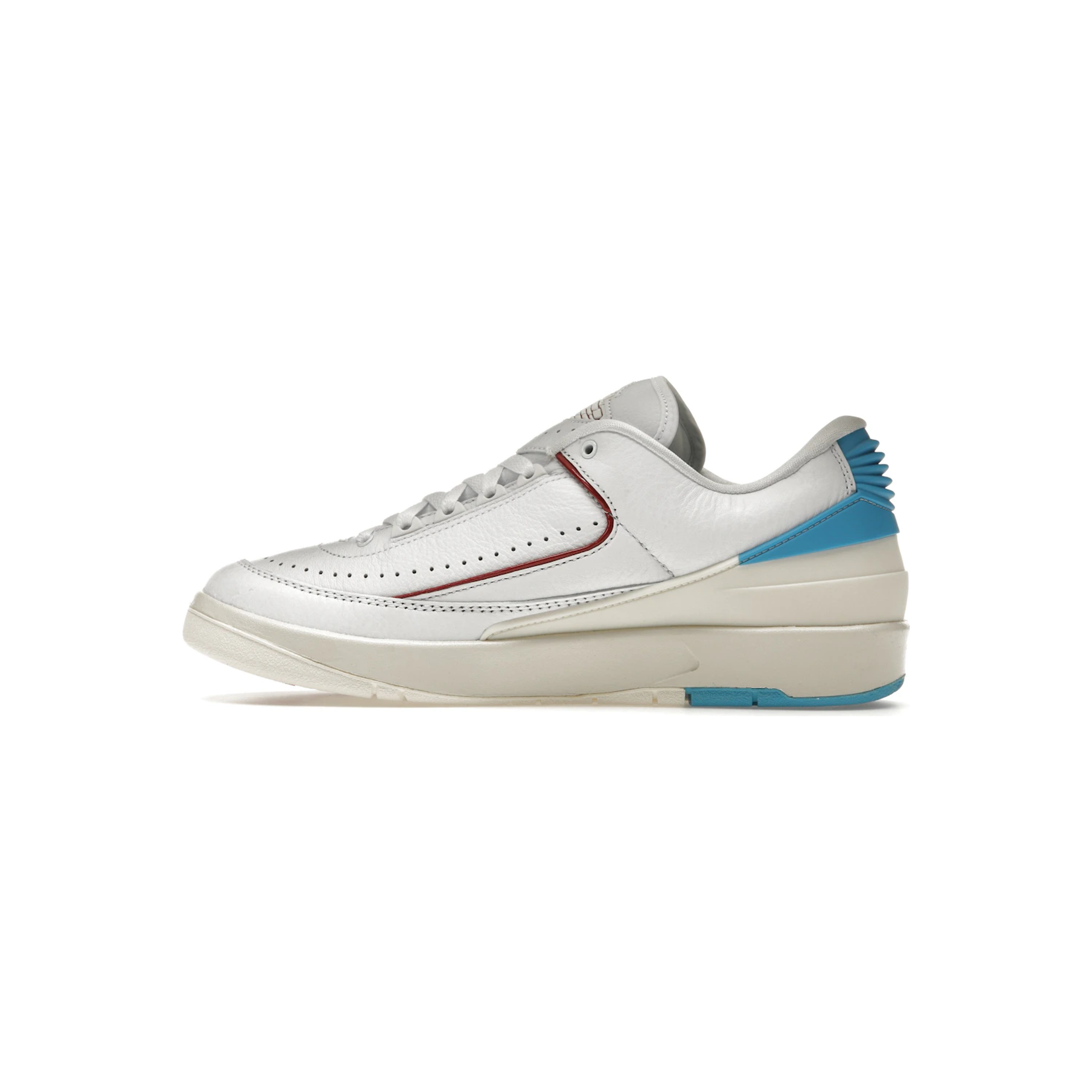 jordan_2_retro_low_nc_to_chi_womens_1