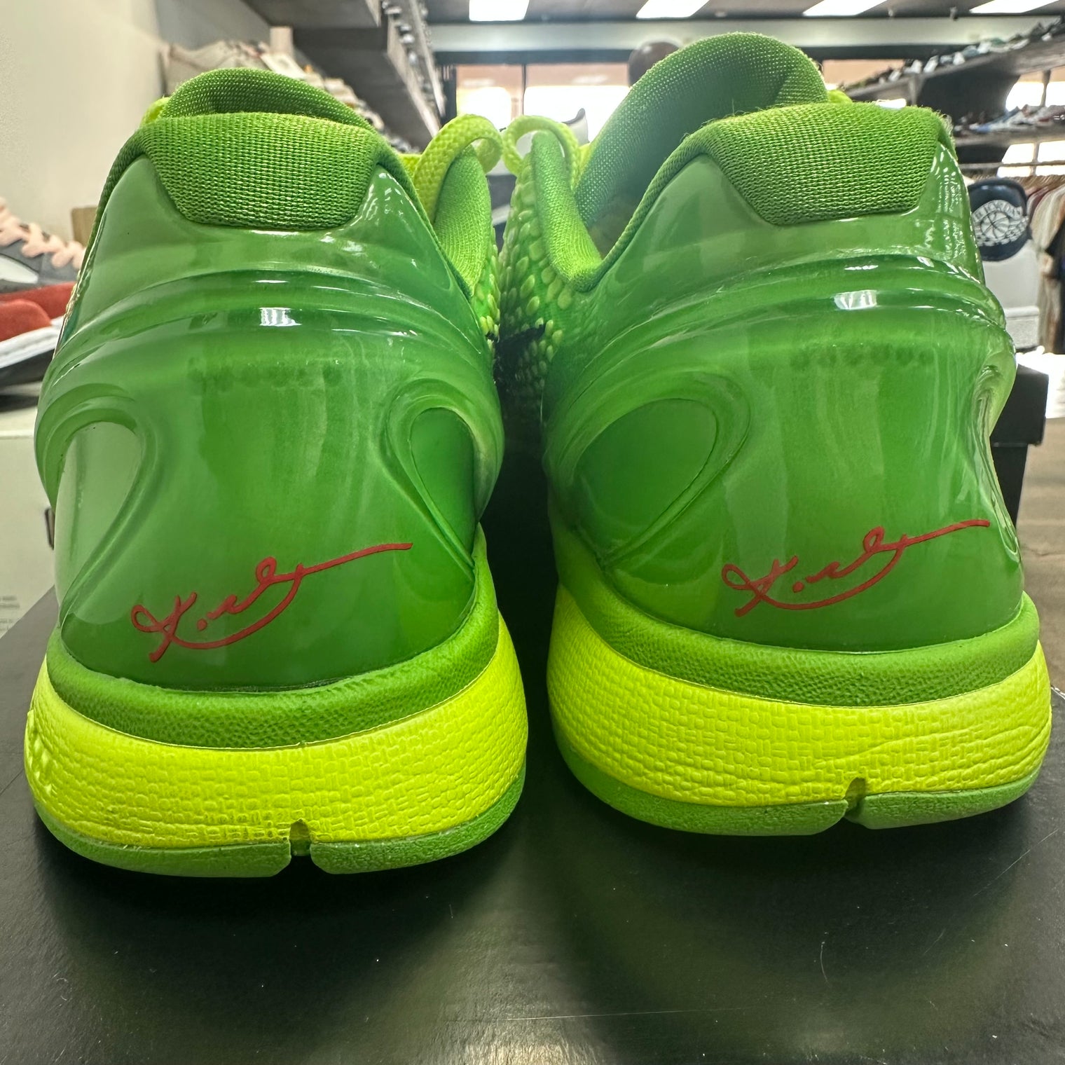 Grinch Kobe 6 Protro (Used)