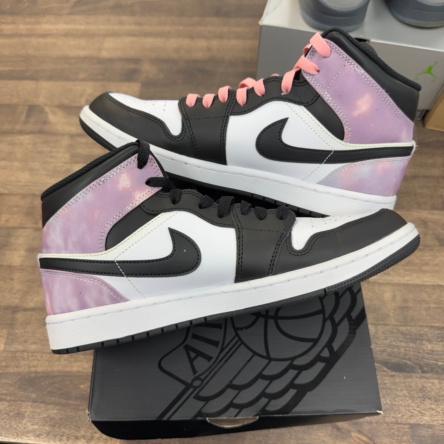 Zen Master Jordan 1 Mid SE (USED)