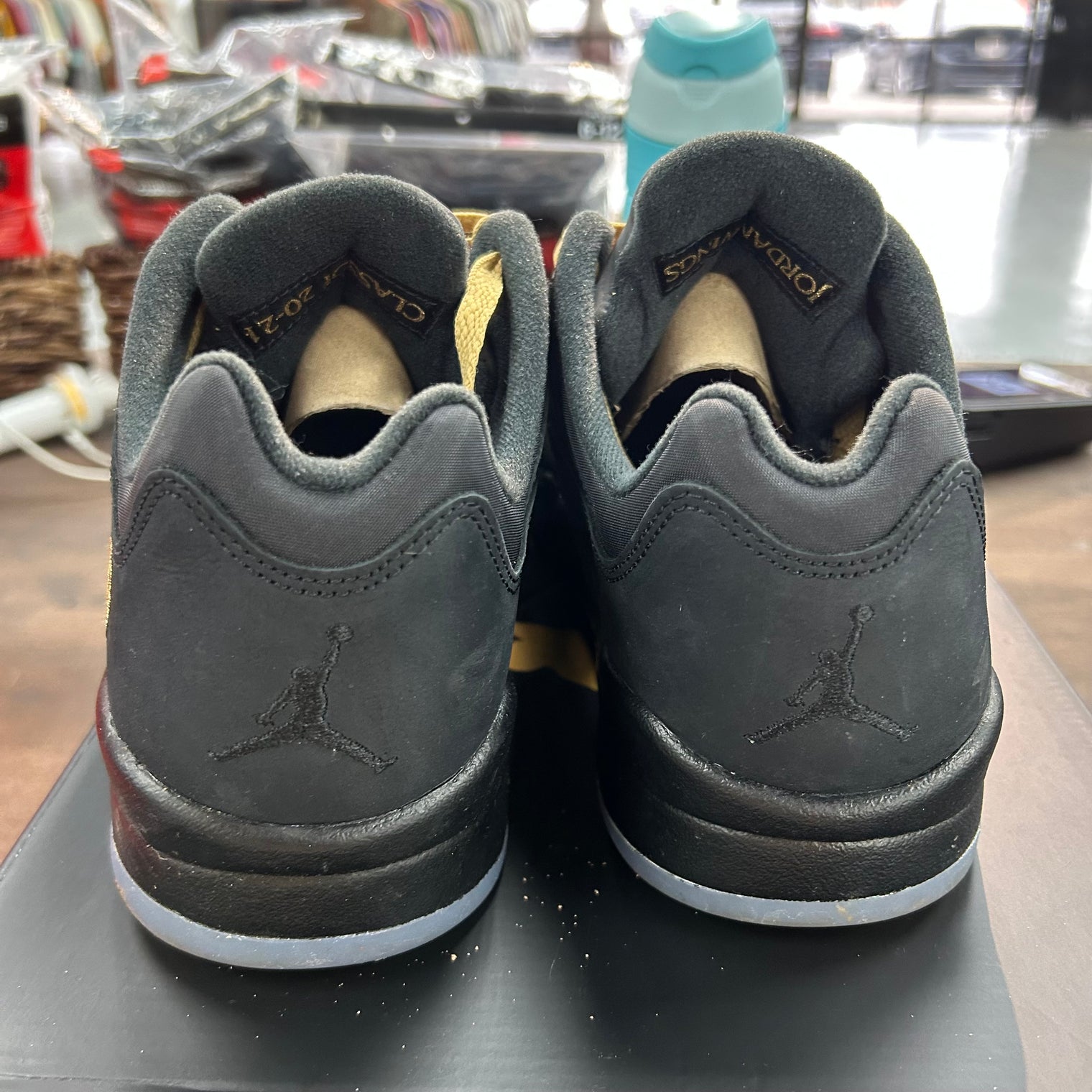Wings Jordan 5 Retro Low (USED)