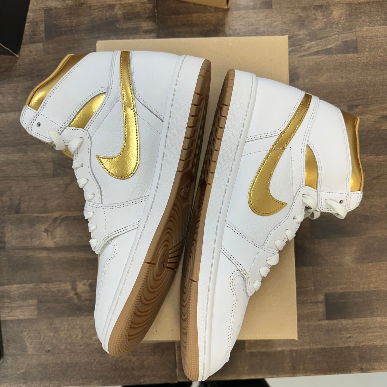 White Metallic Gold Jordan 1 High (W) (USED, No Box)
