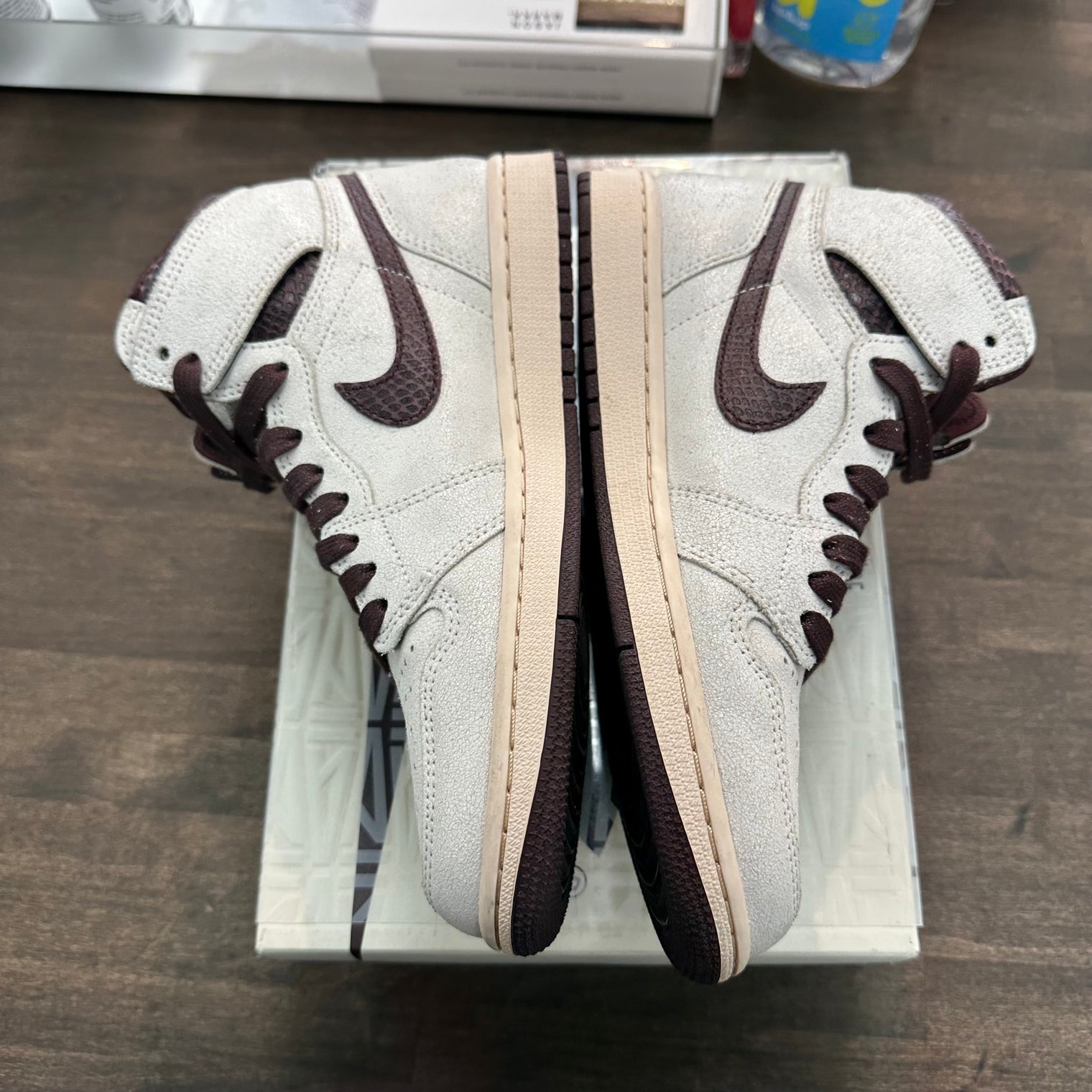 A Ma Maniere Jordan 1 High OG (USED)