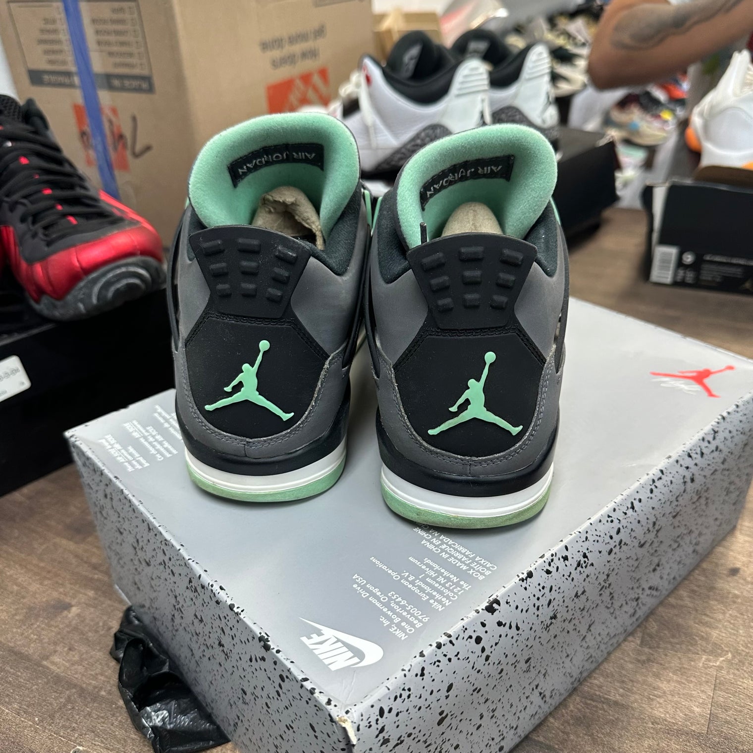Green Glow Jordan 4 Retro (USED, No Lid)