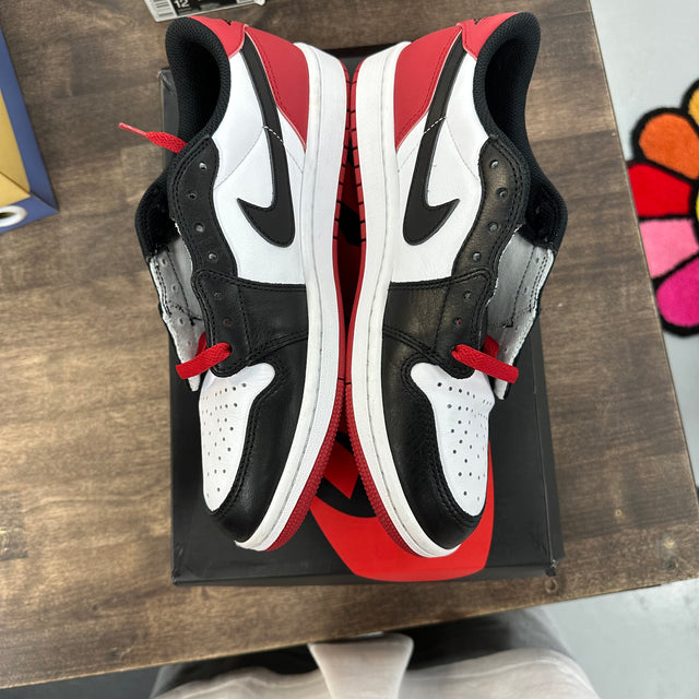 Black Toe Jordan 1 Low OG (Tried On)