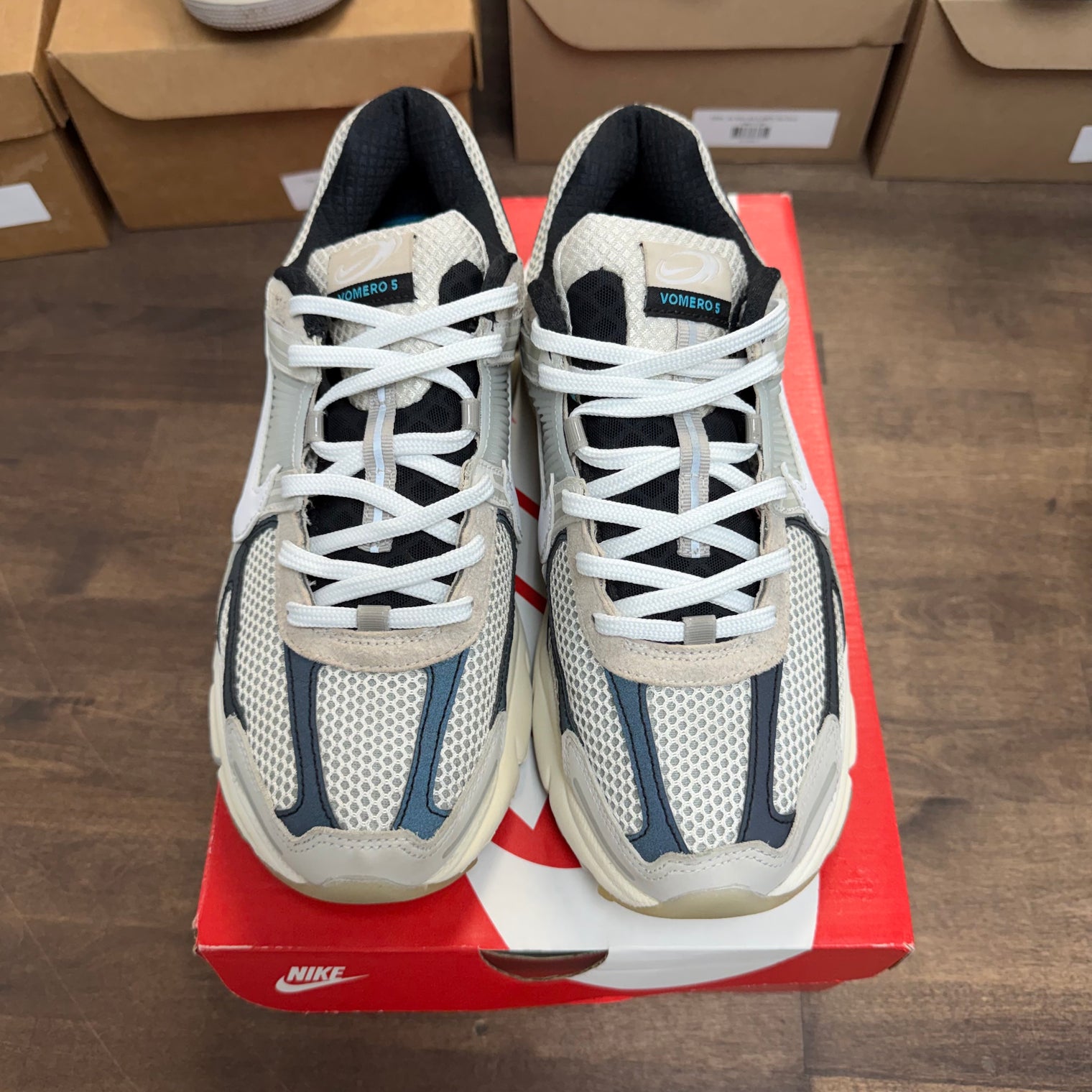 Supersonic Light Bone Black Nike Zoom Vomero 5 (USED, Replacement Box)