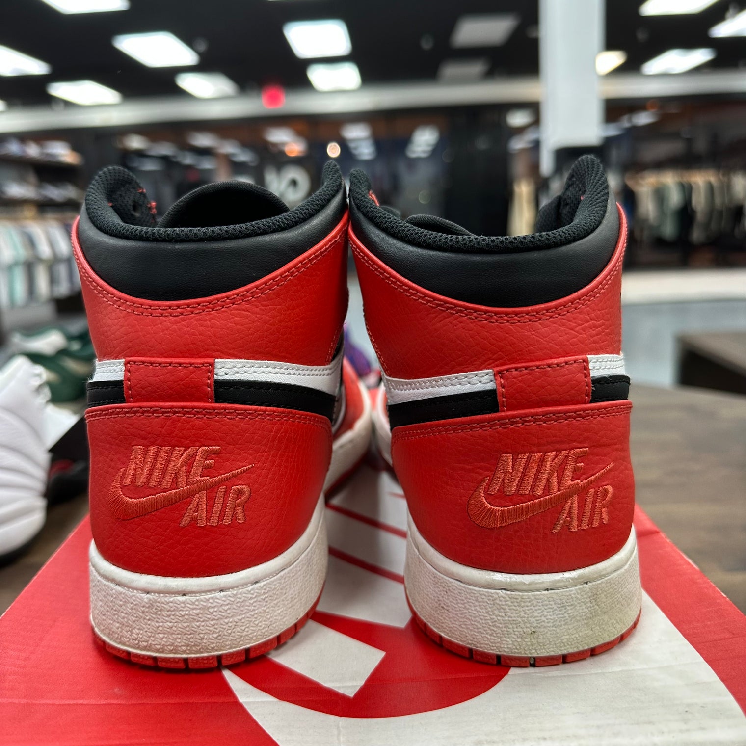 Rare Air Max Orange Jordan 1 Retro High (GS) (USED, Replacement Box)