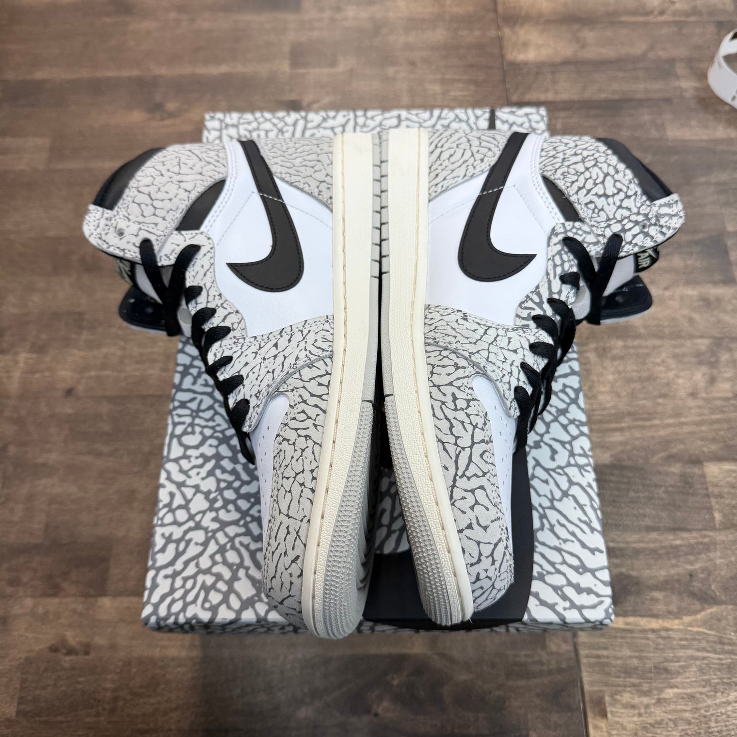 White Cement Jordan 1 High OG (USED)