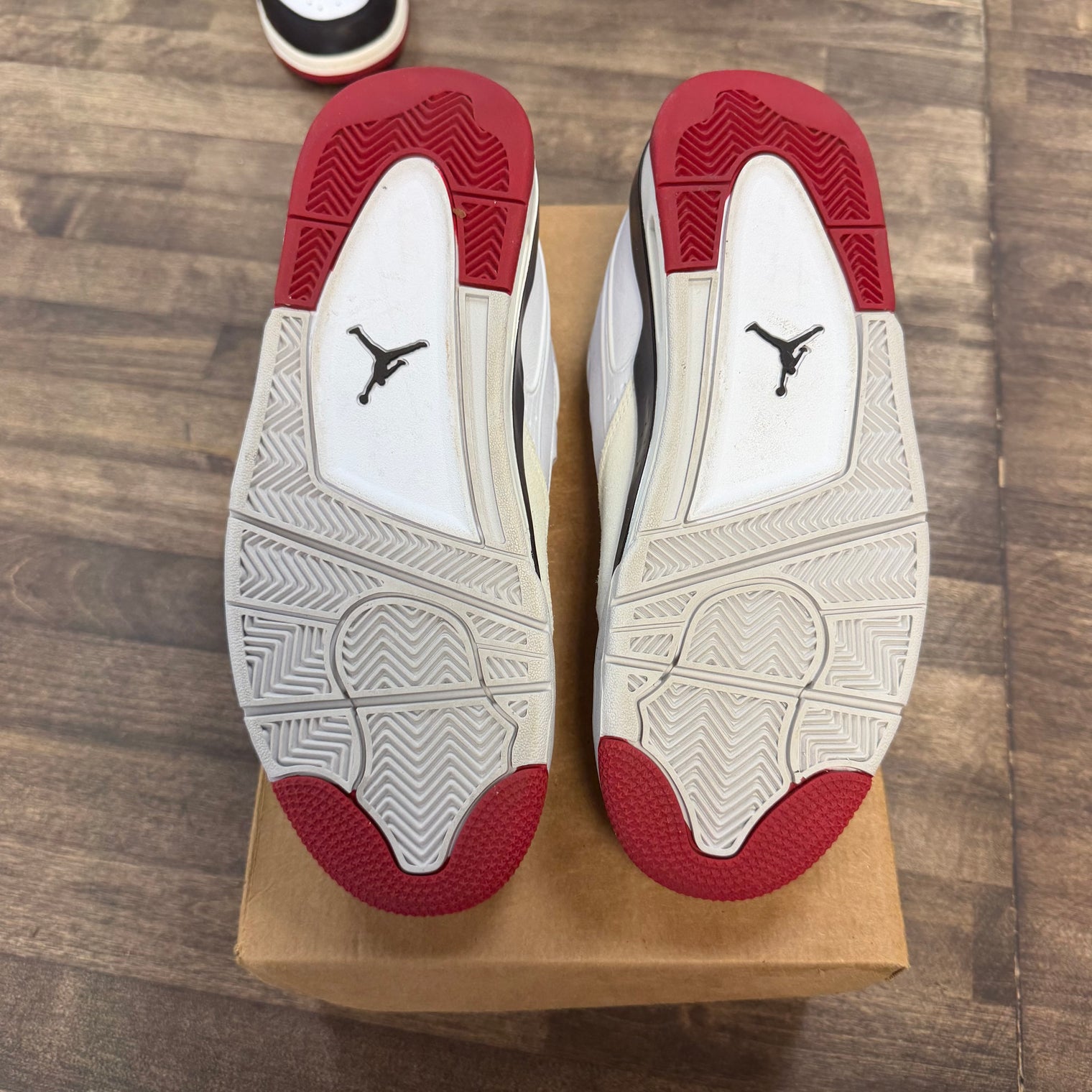 Jordan 4 RM White Fire Red (US 9.5) (USED, No Box)