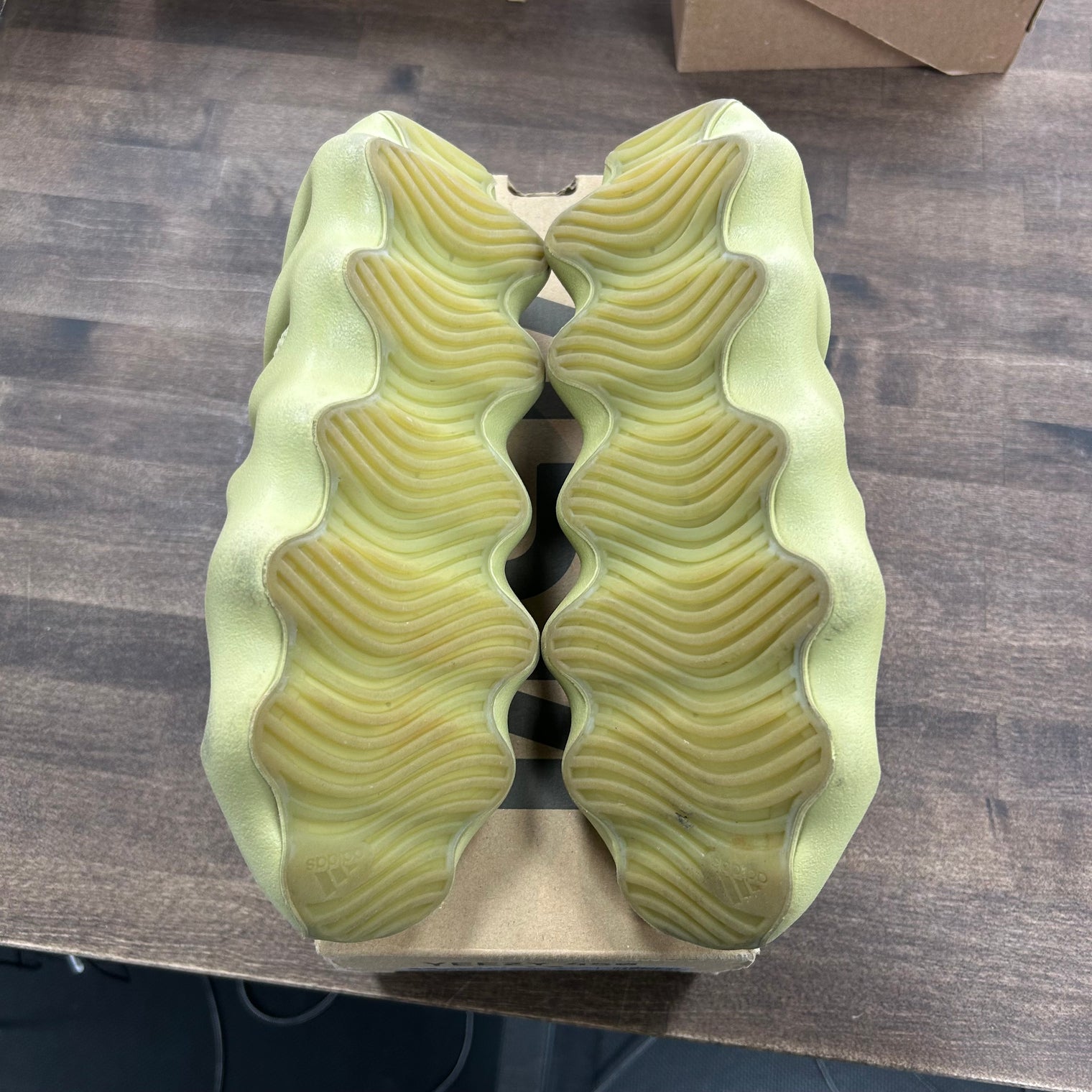 Resin adidas Yeezy 450 (USED)